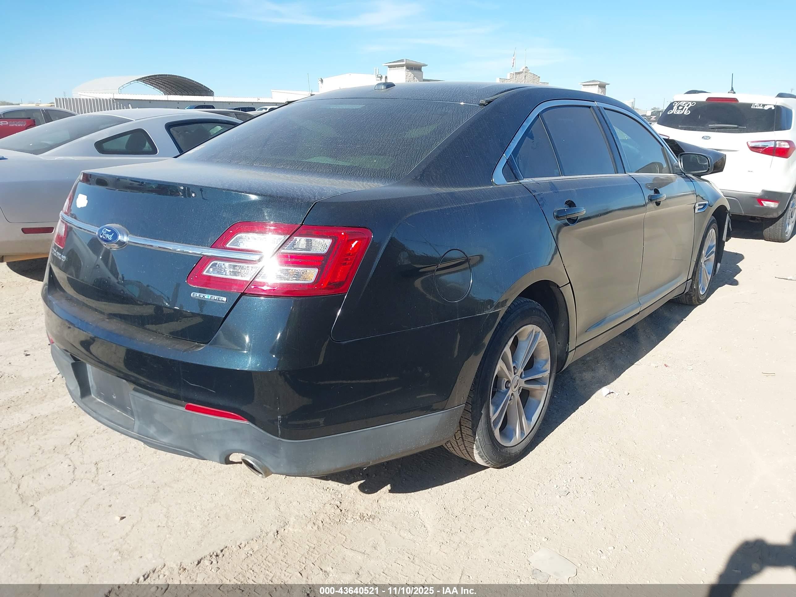 FORD TAURUS image 4
