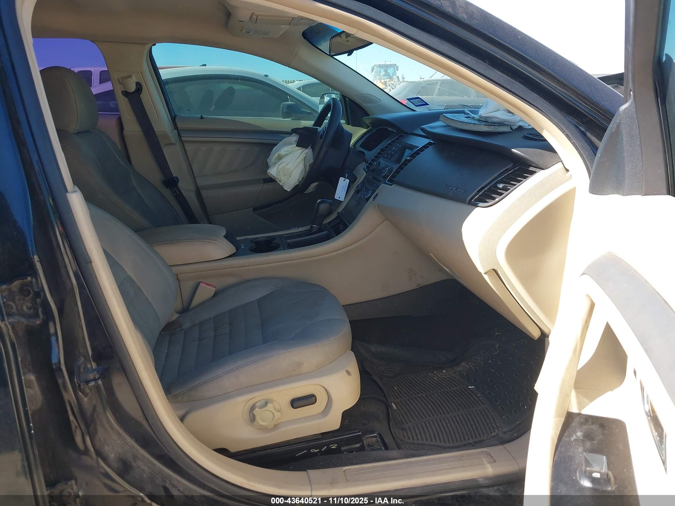 FORD TAURUS image 5