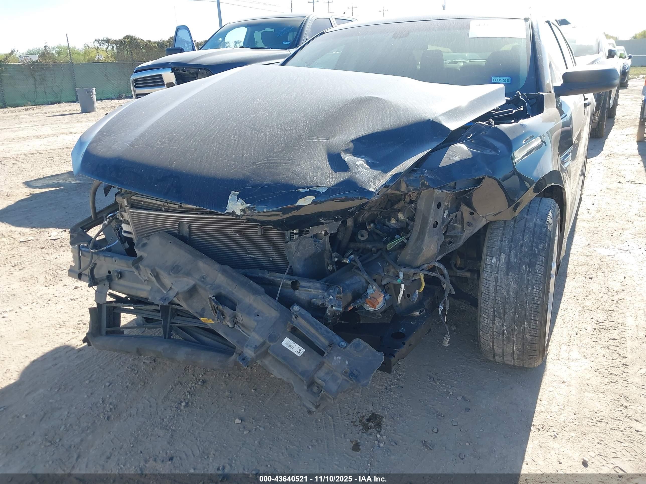 FORD TAURUS image 6