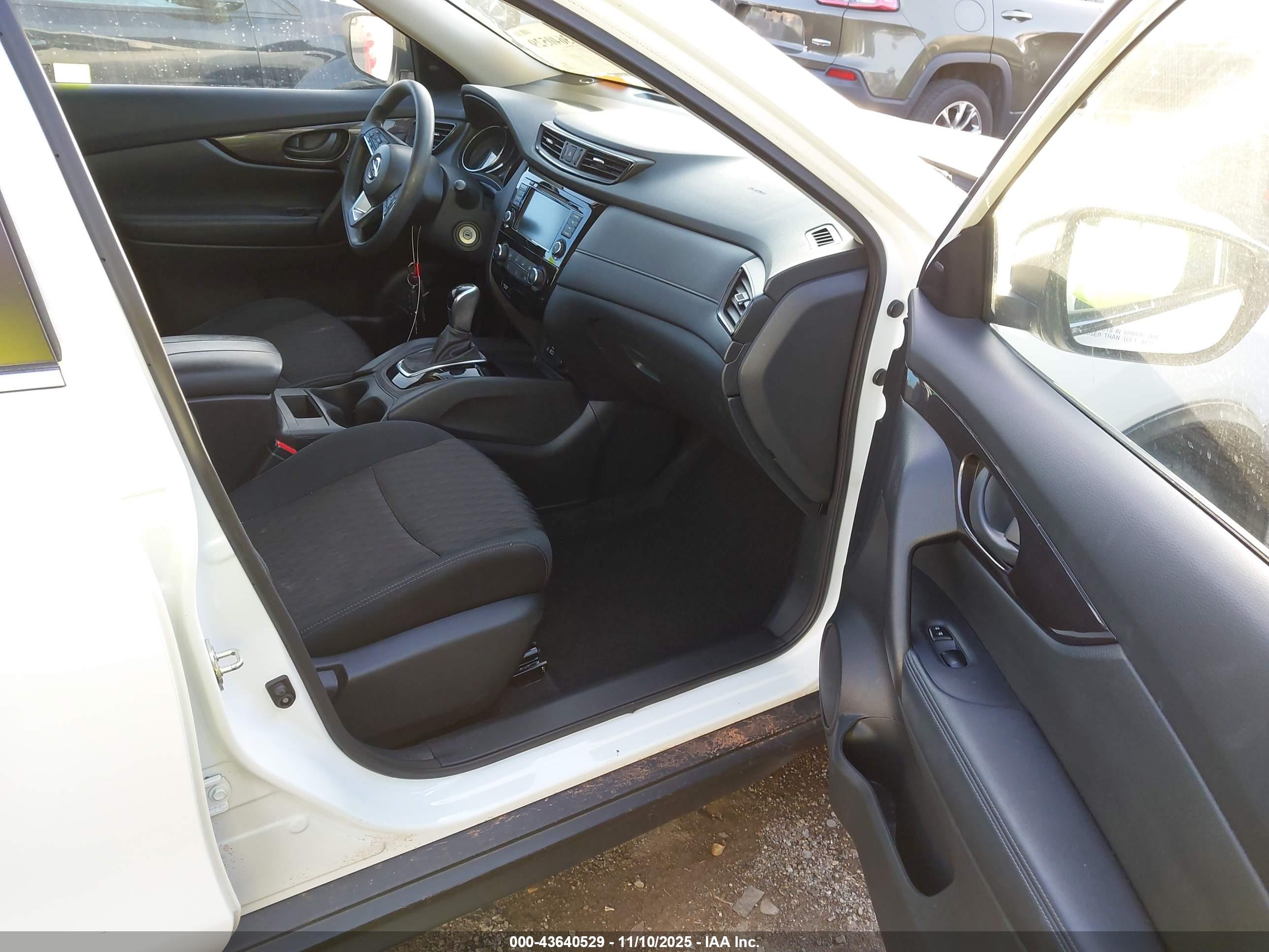 NISSAN ROGUE image 5