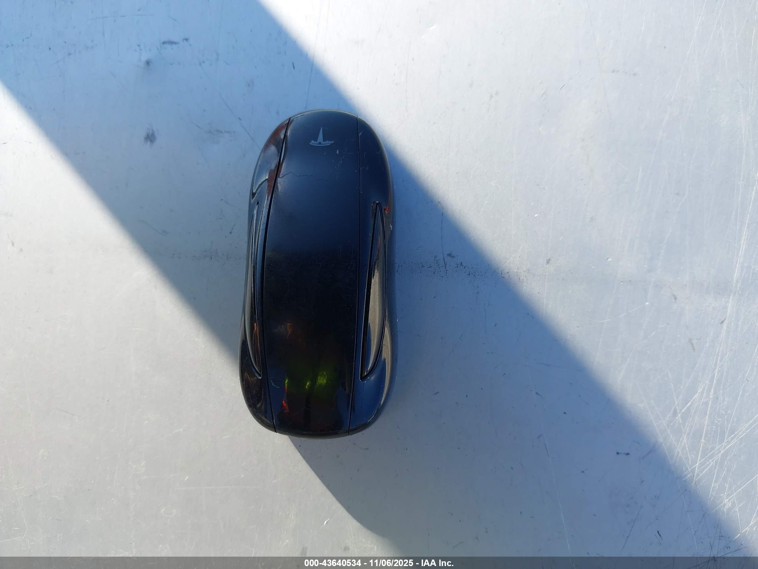 TESLA MODEL image 11