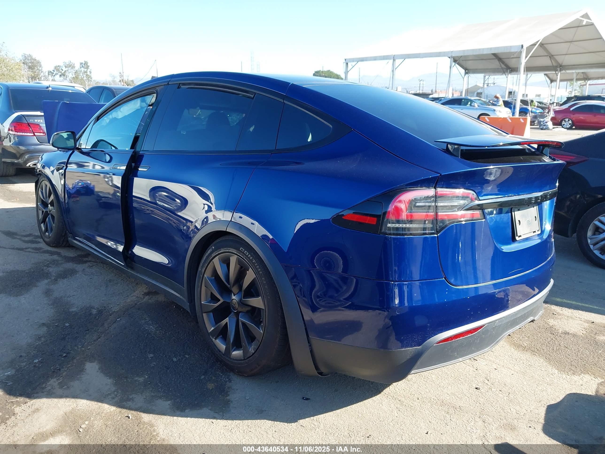 TESLA MODEL image 3