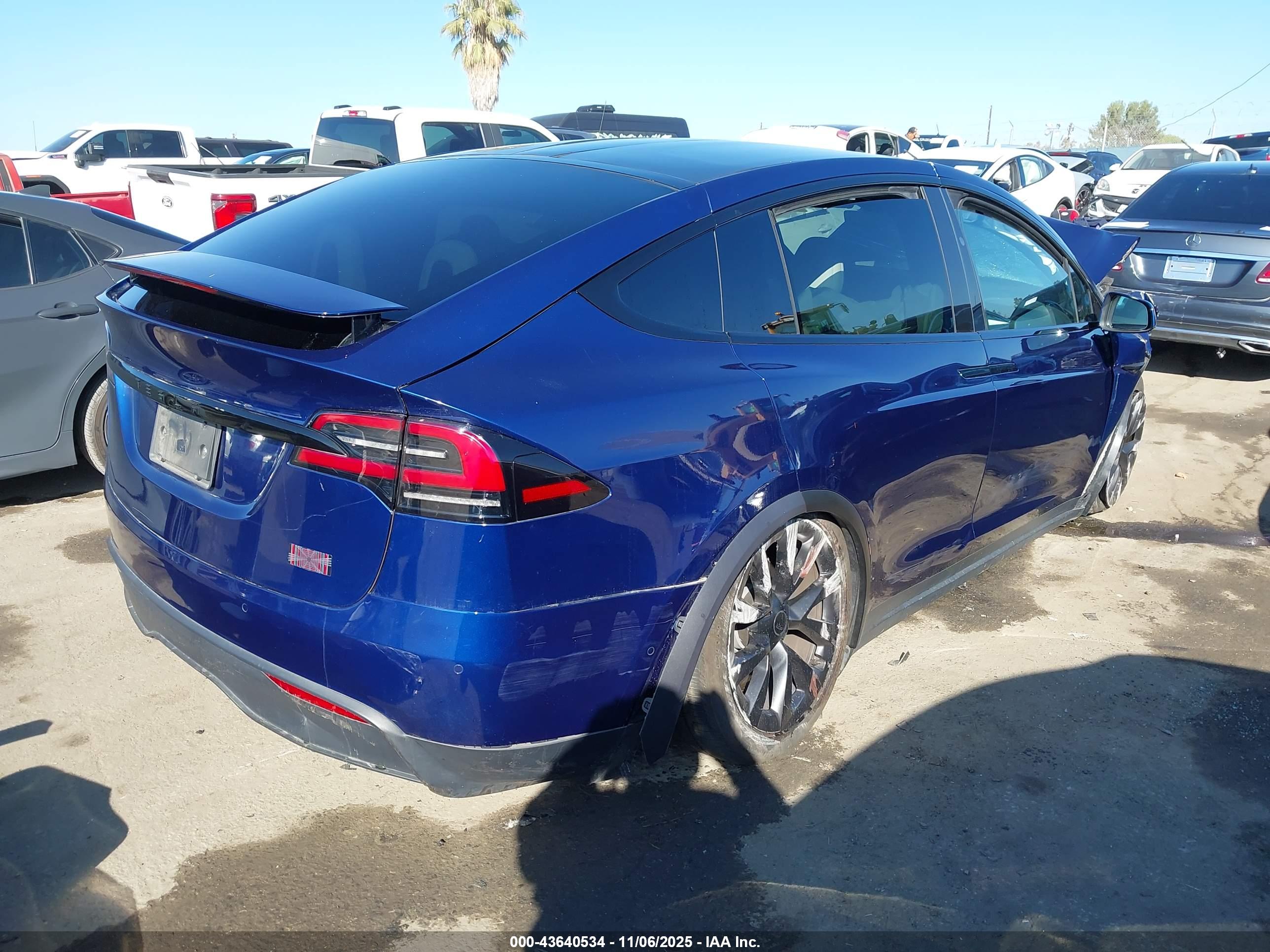TESLA MODEL image 4