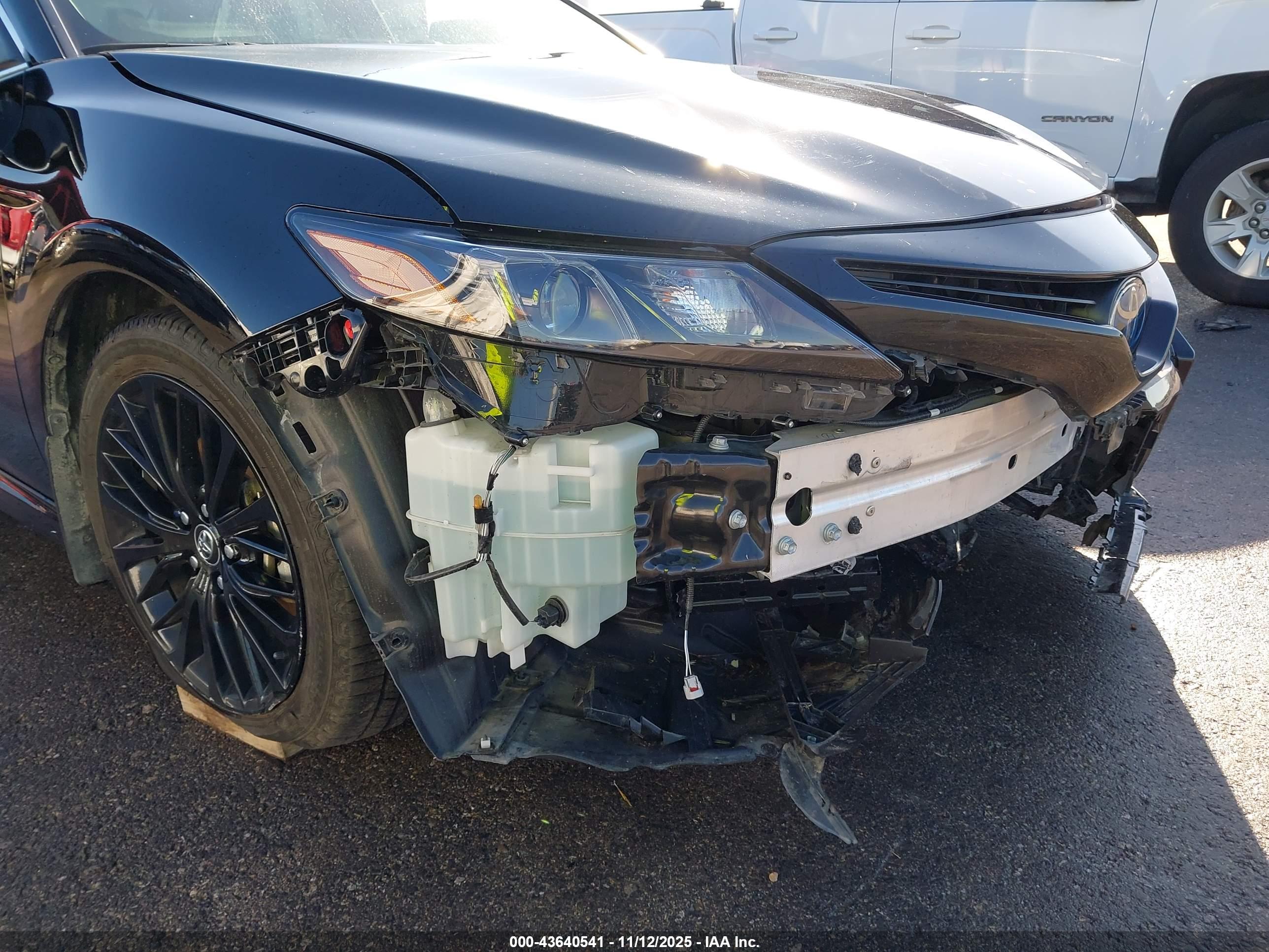 TOYOTA CAMRY image 6