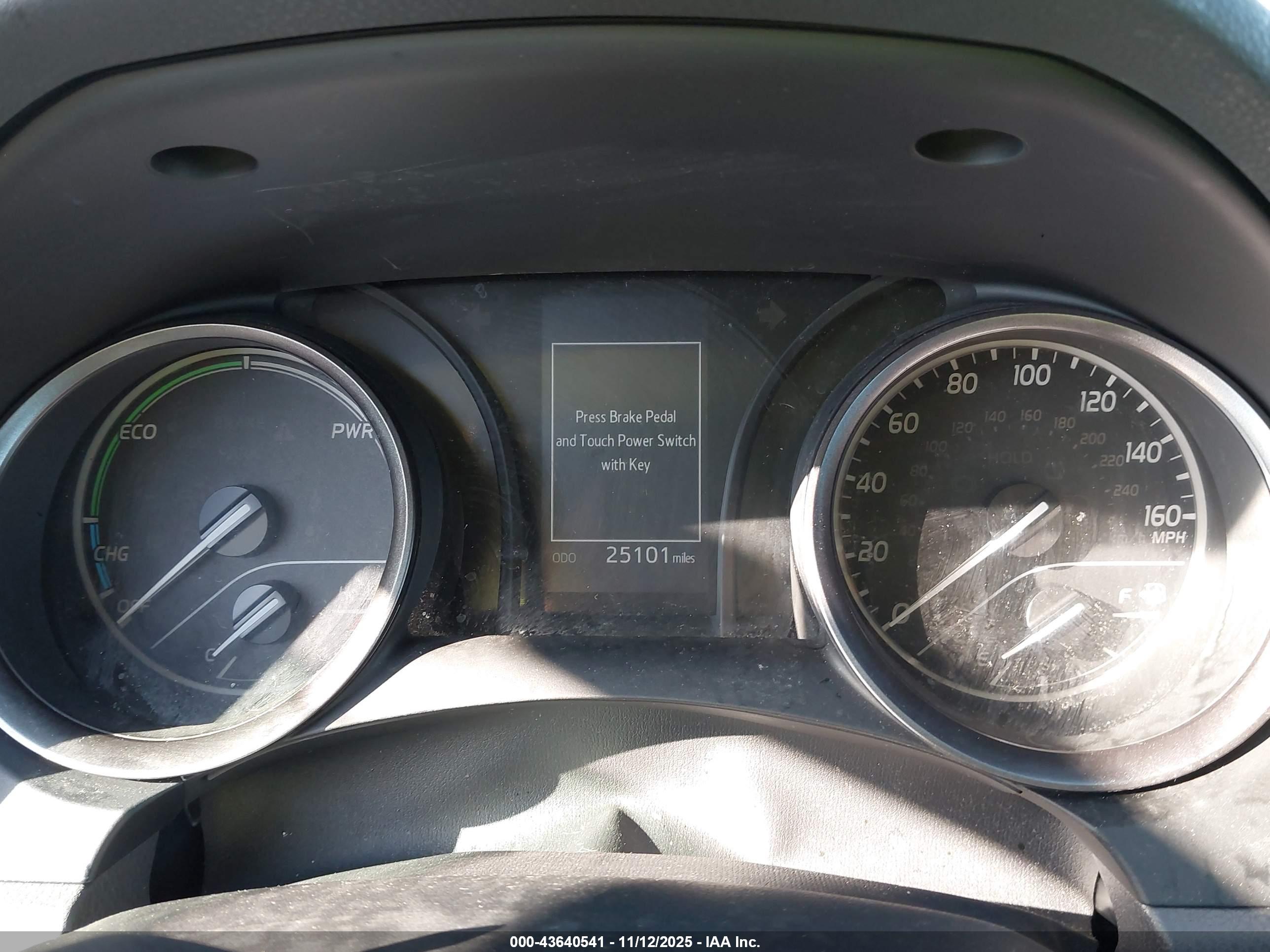 TOYOTA CAMRY image 7