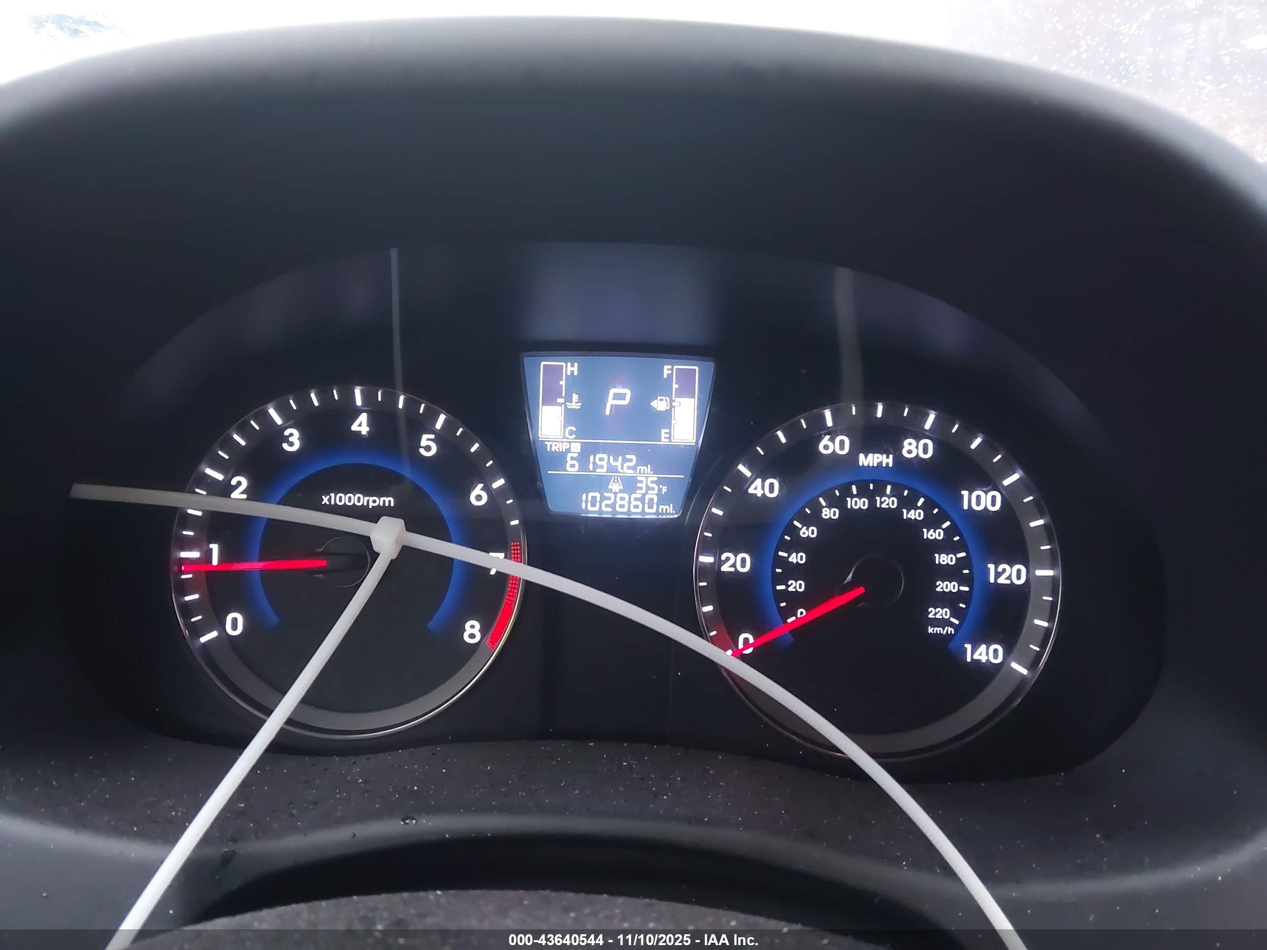 HYUNDAI ACCENT image 7