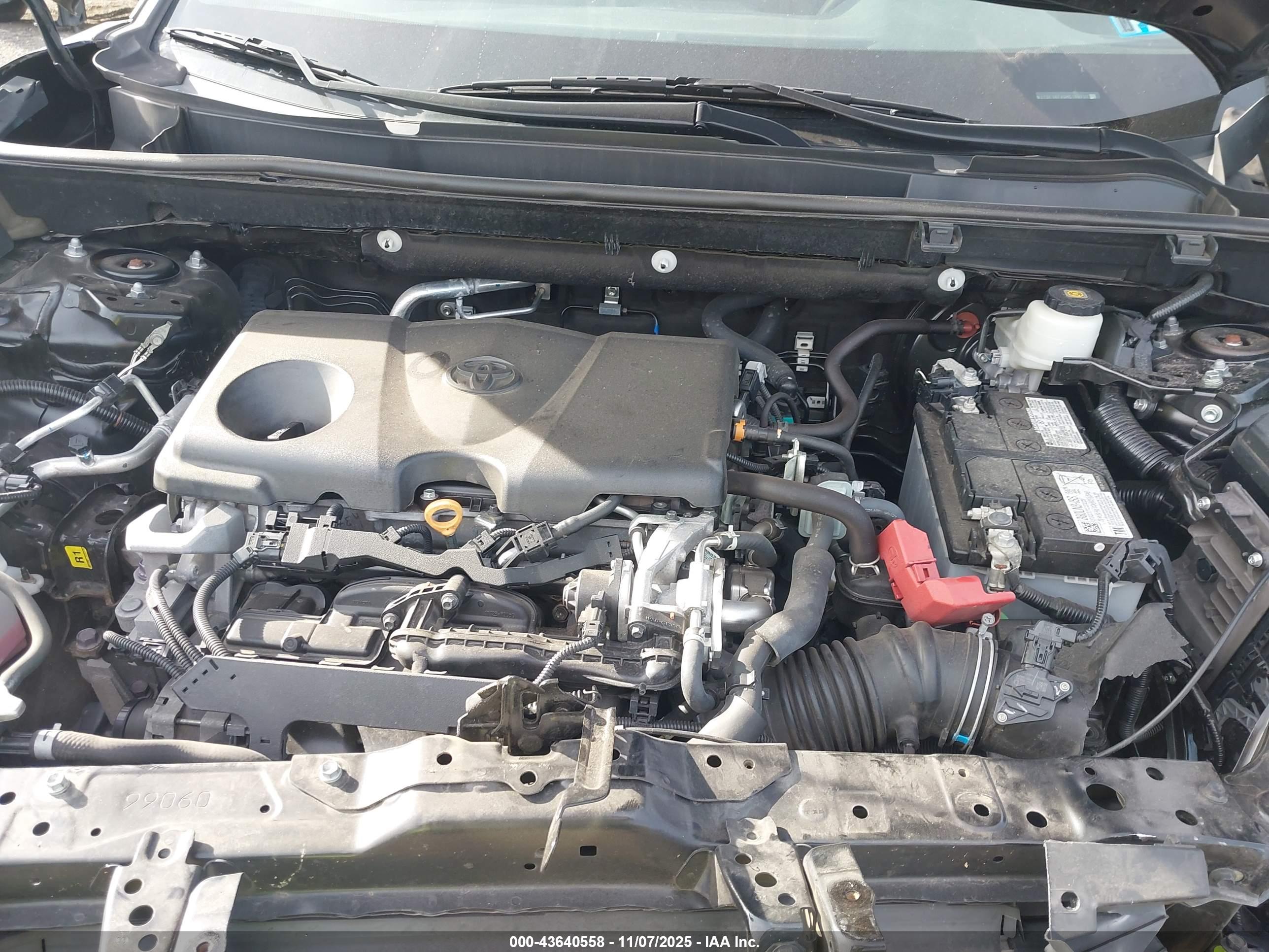 TOYOTA RAV4 image 10