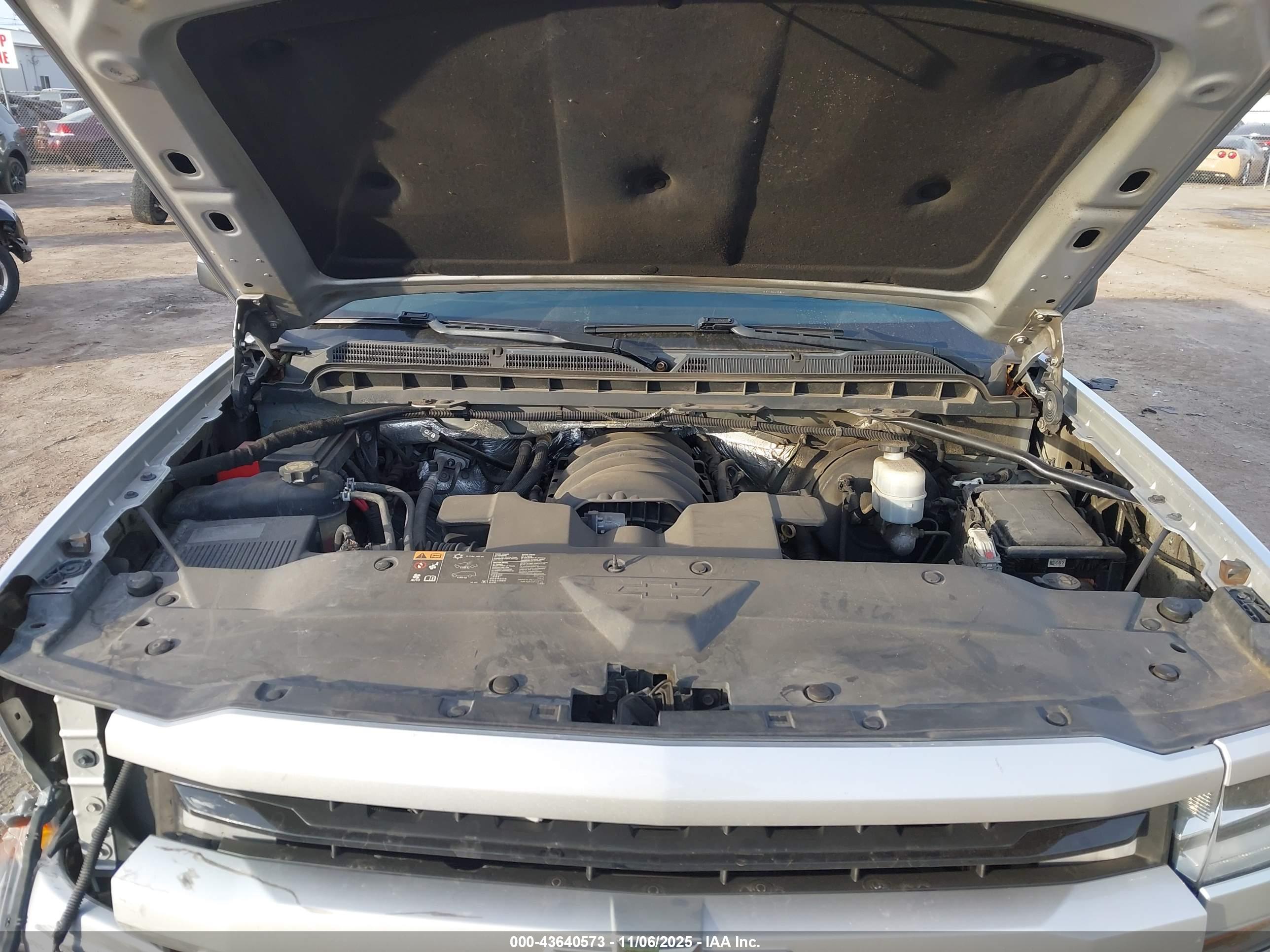 CHEVROLET SILVERADO image 10