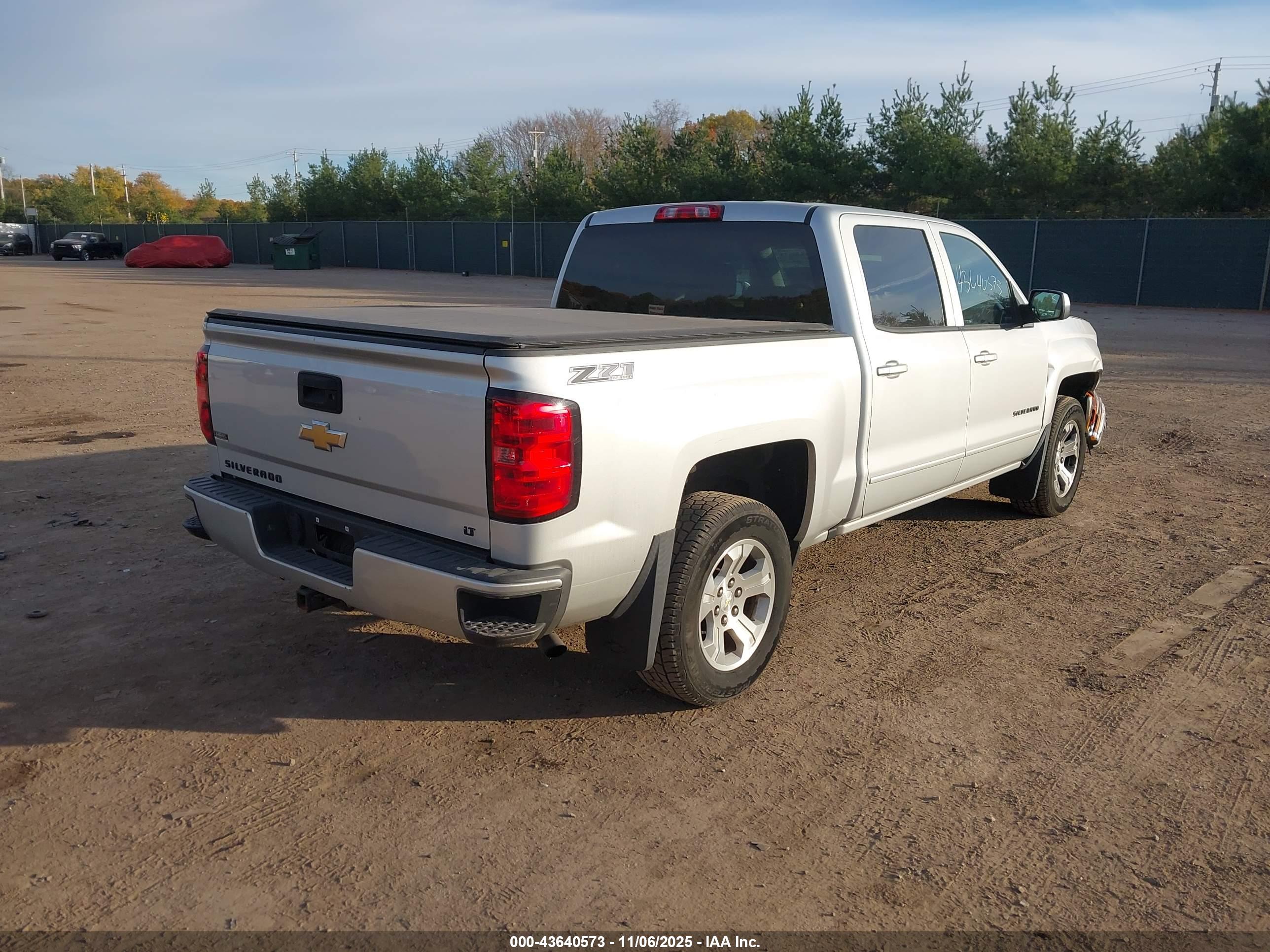 CHEVROLET SILVERADO image 4