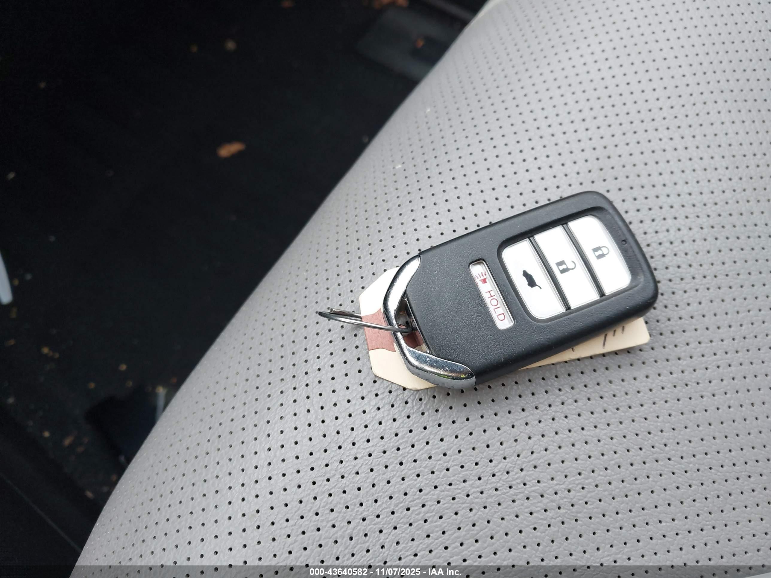 HONDA CR-V image 11