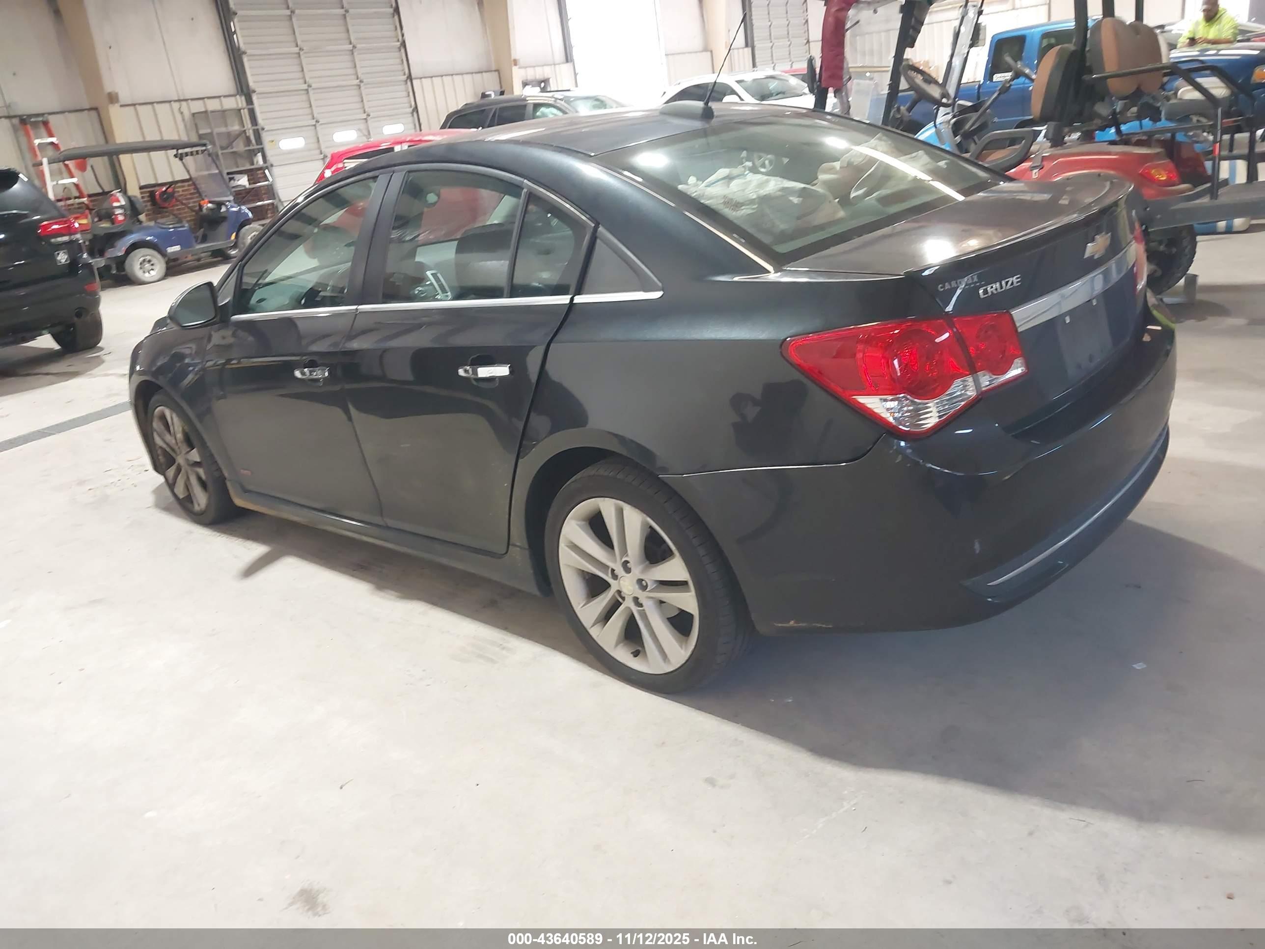 CHEVROLET CRUZE image 3