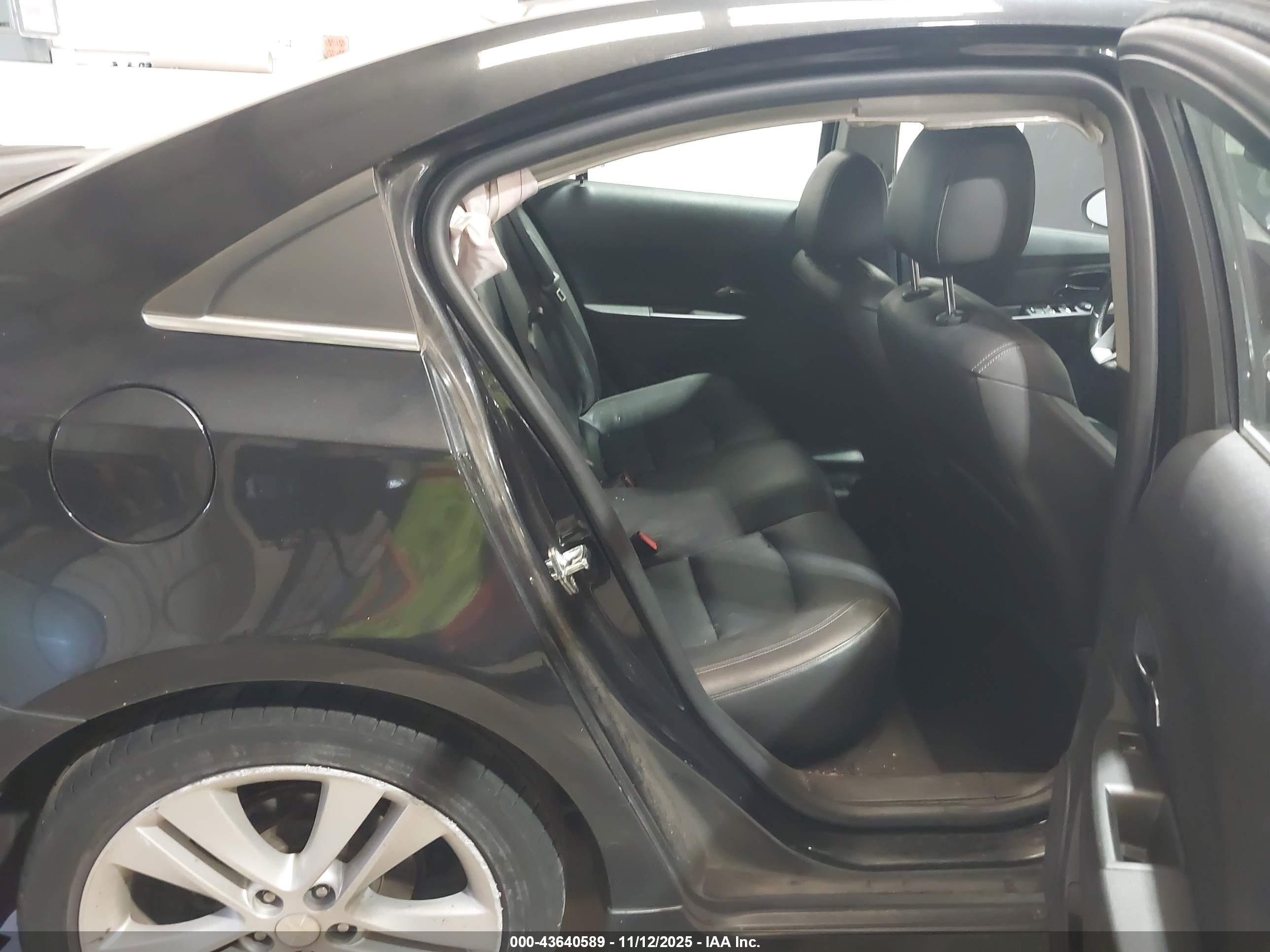 CHEVROLET CRUZE image 8