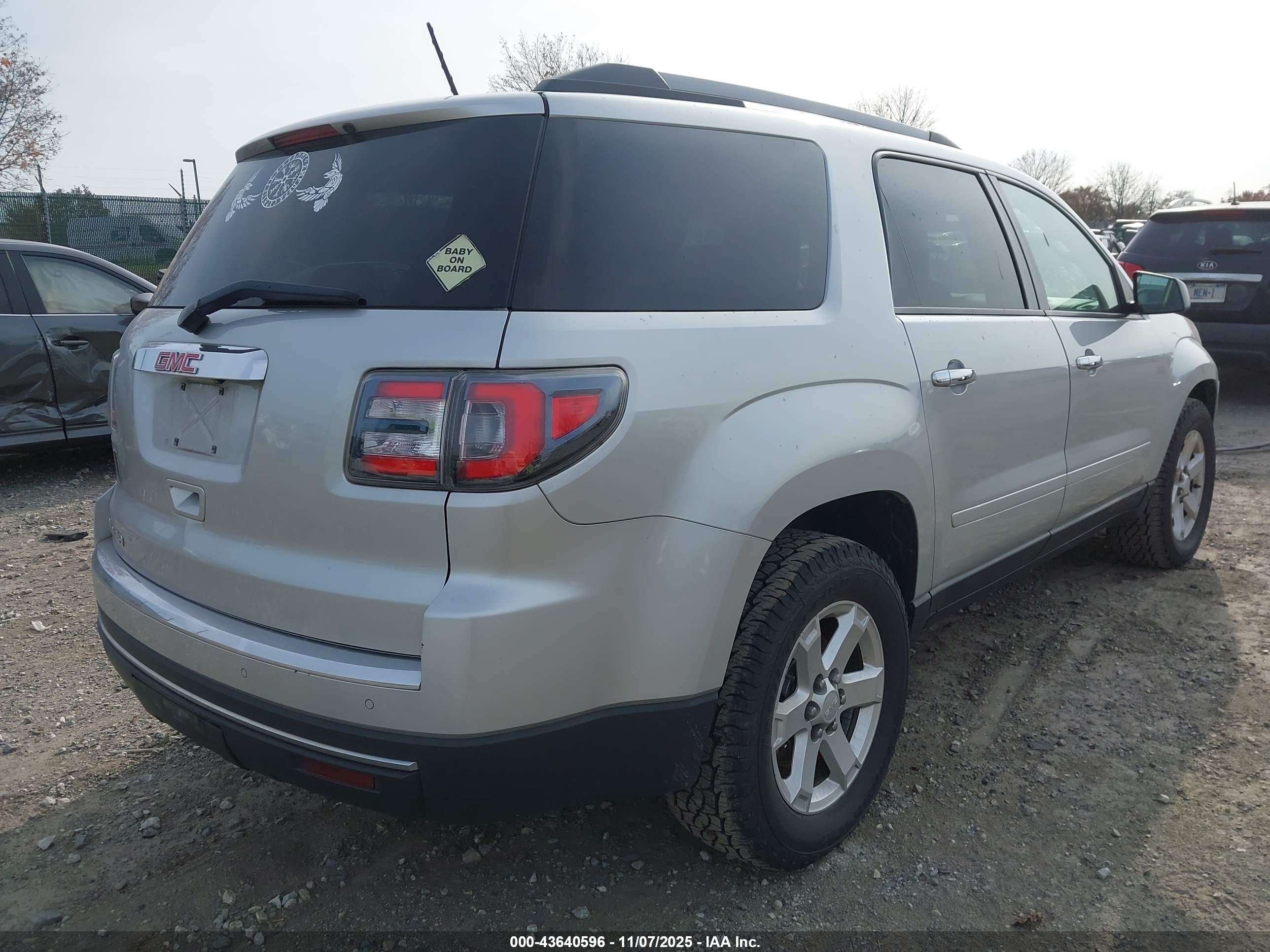 GMC ACADIA image 4