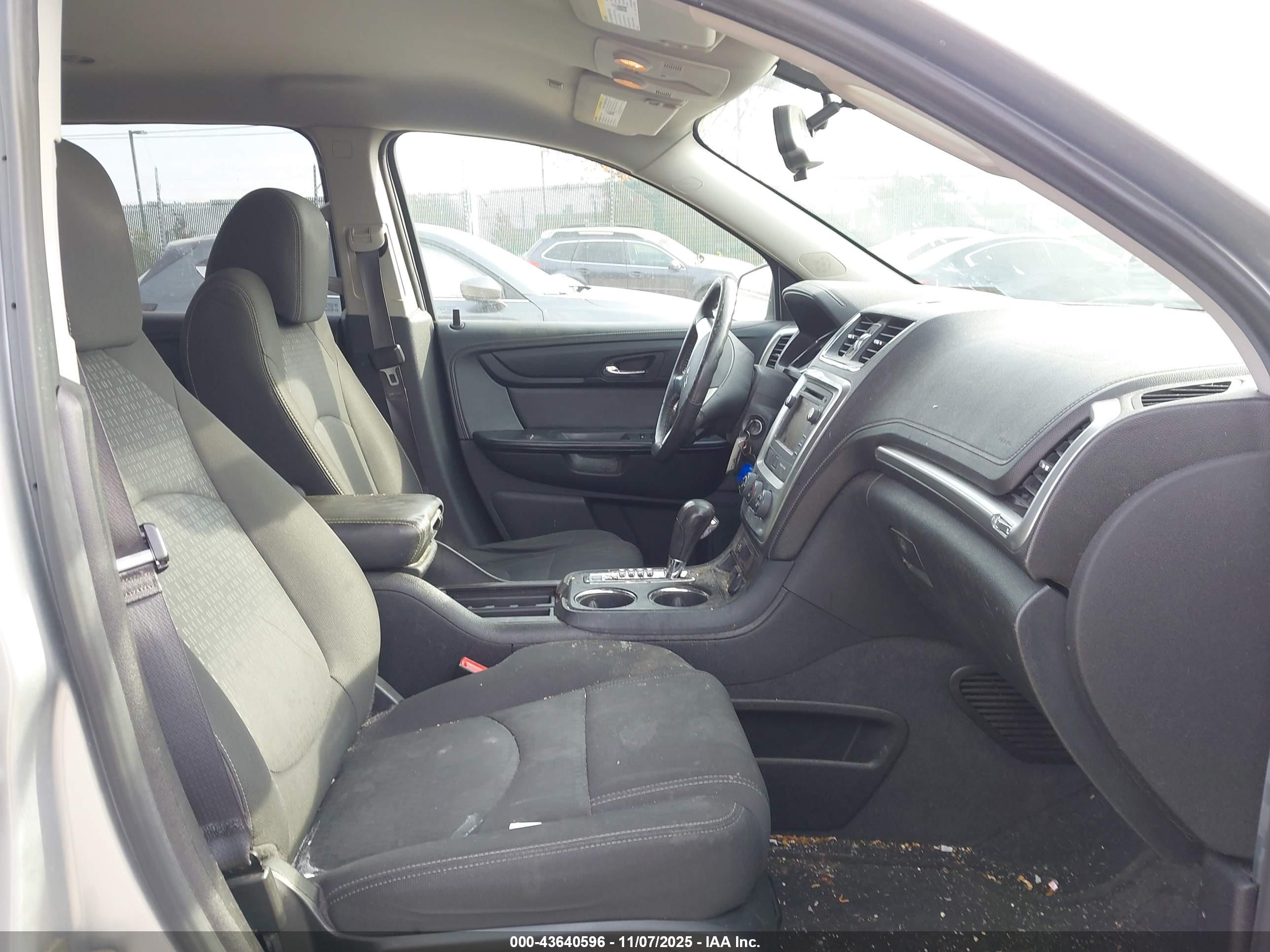 GMC ACADIA image 5