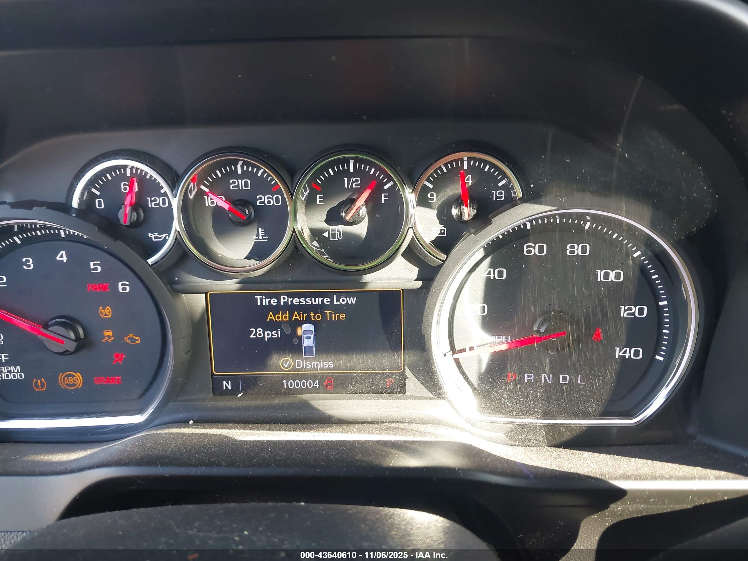 CHEVROLET SILVERADO image 7
