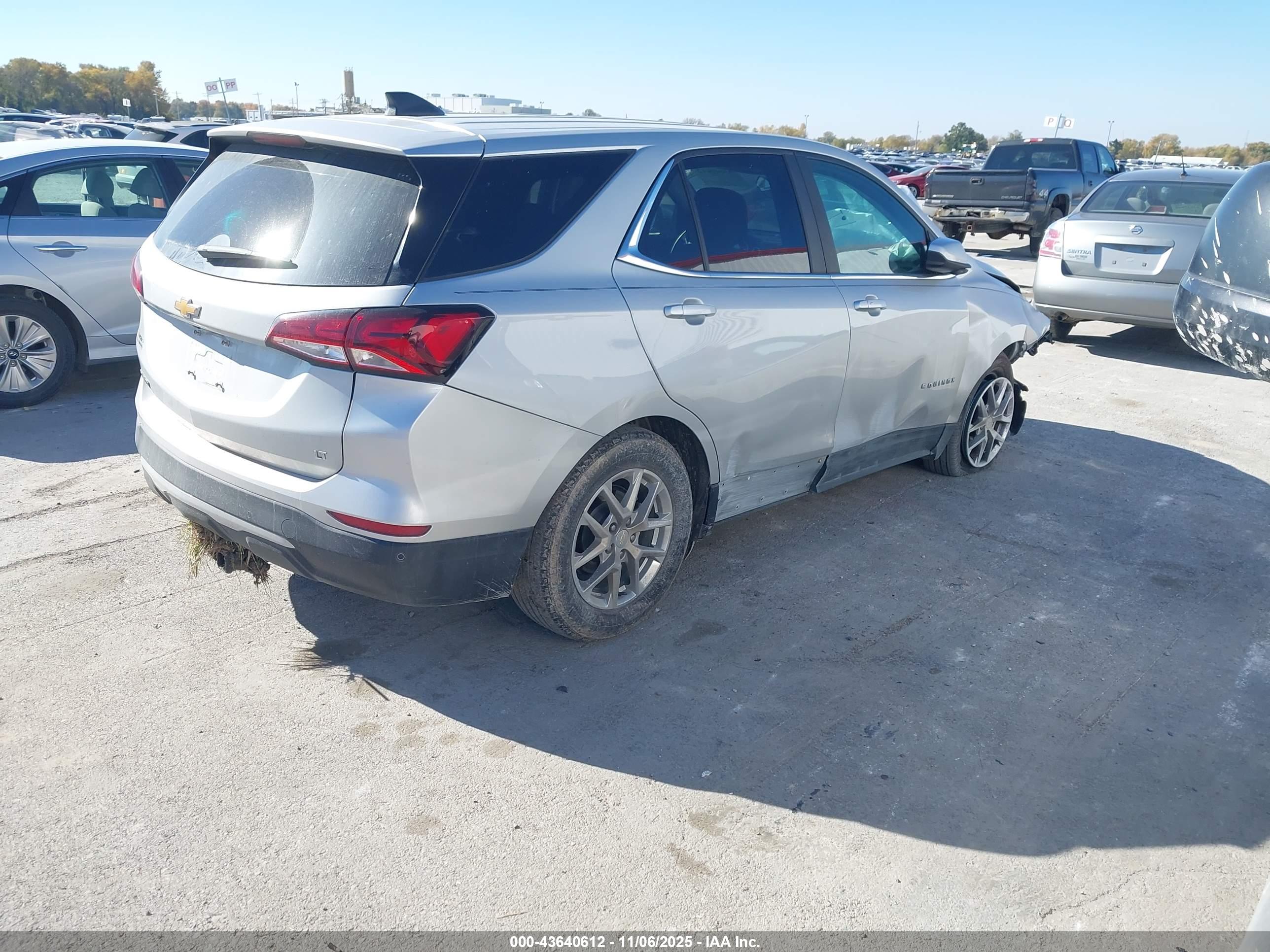 CHEVROLET EQUINOX image 4