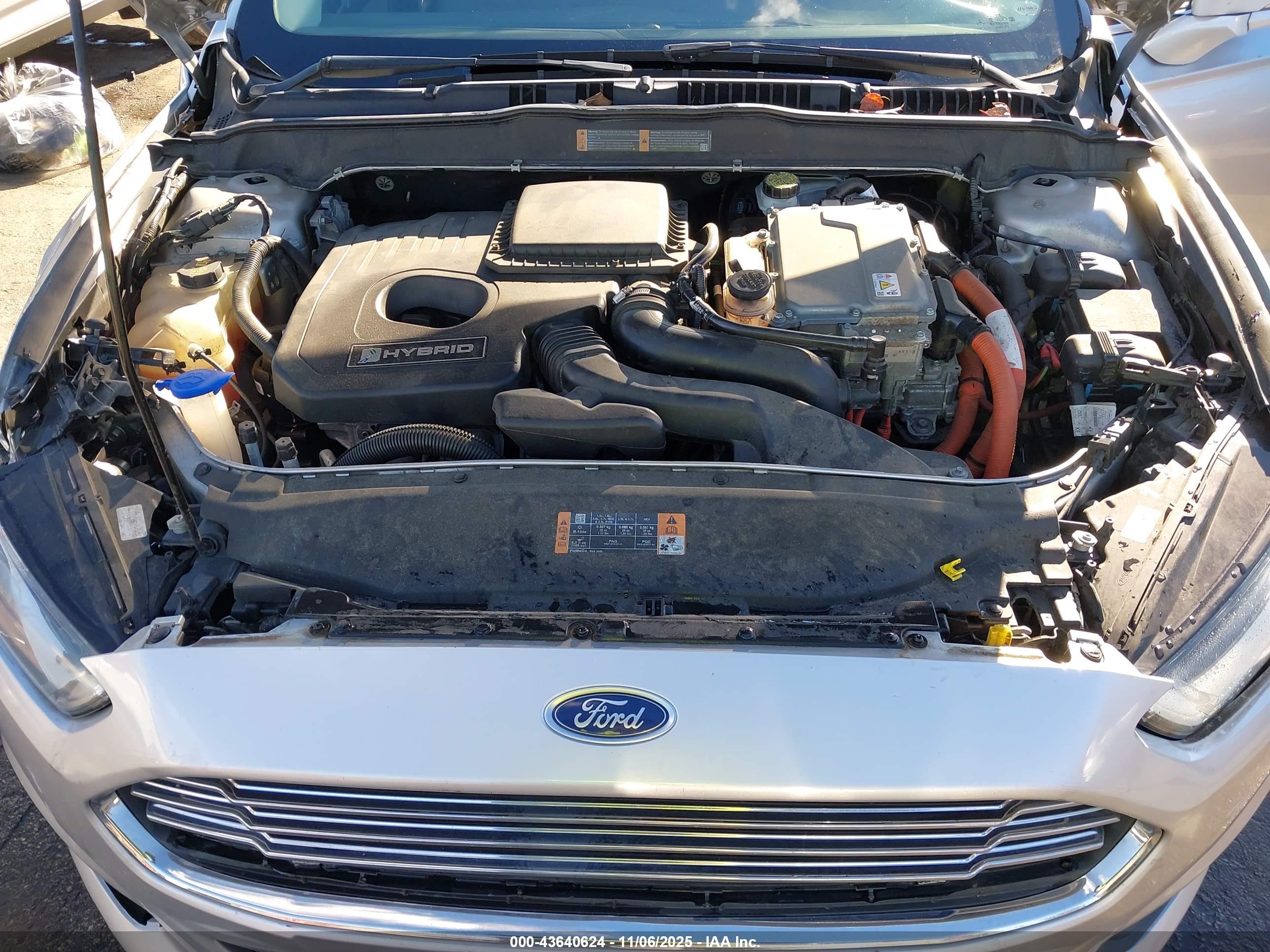 FORD FUSION image 10