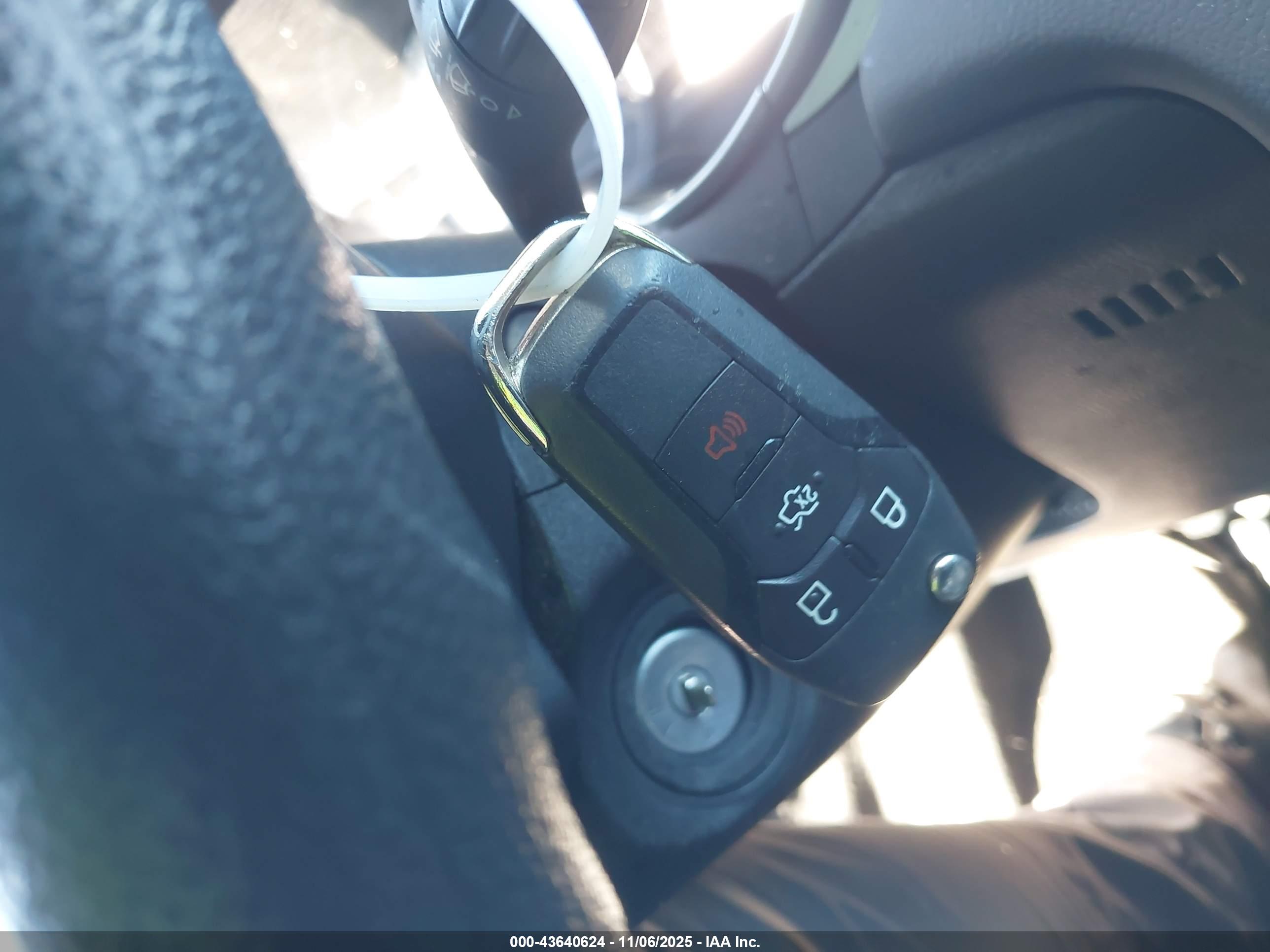 FORD FUSION image 11
