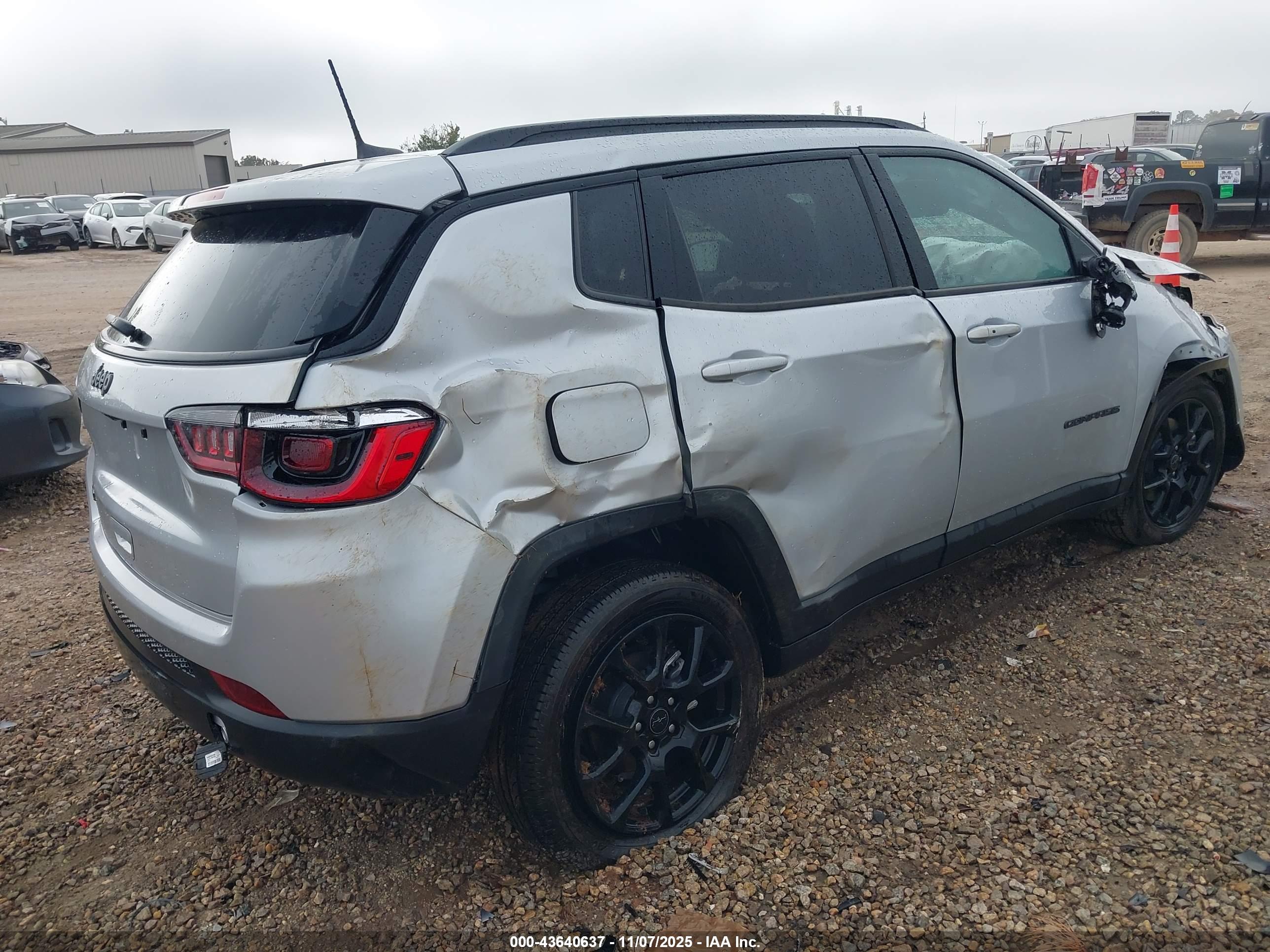 JEEP COMPASS image 4