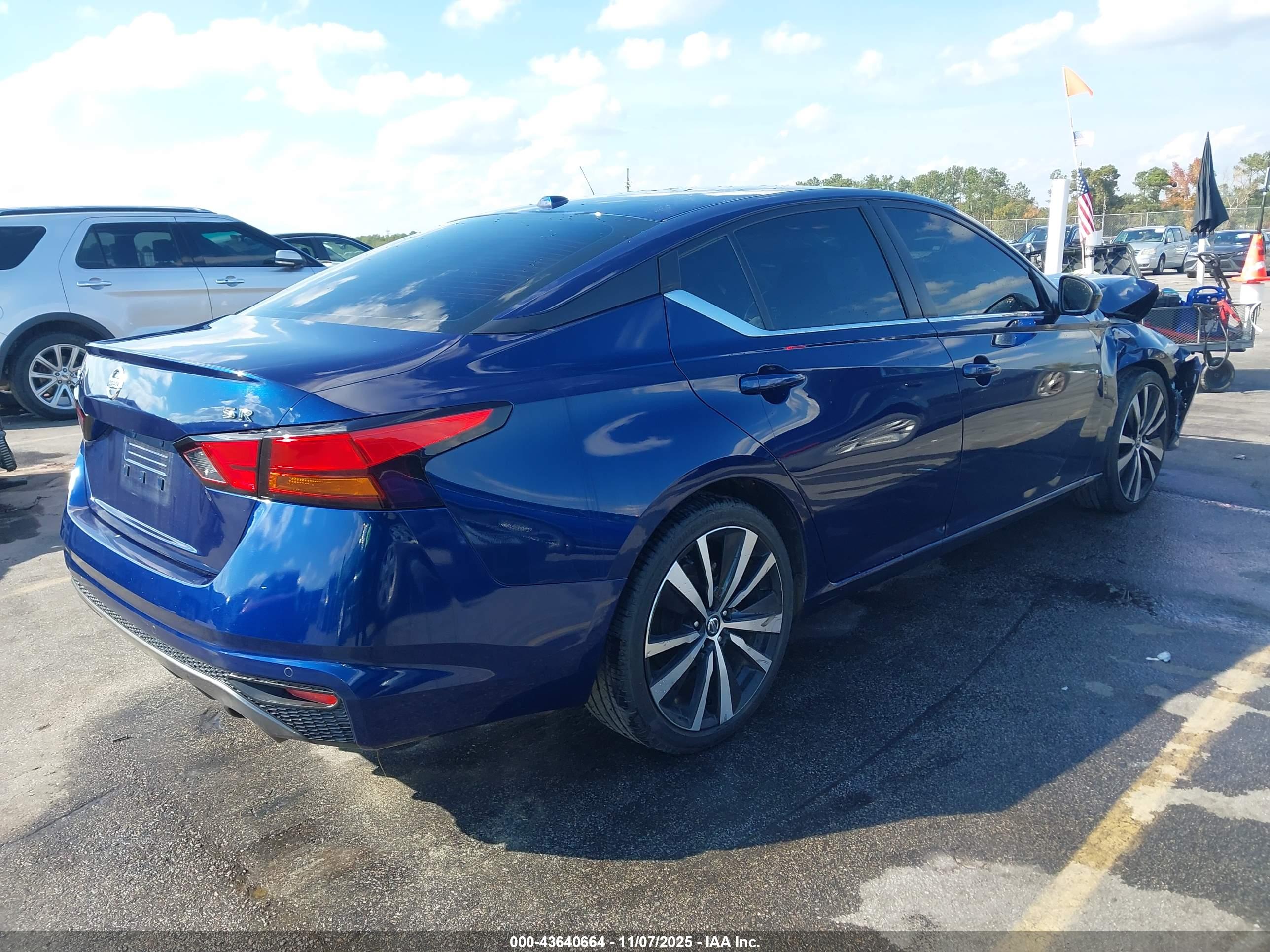 NISSAN ALTIMA image 4