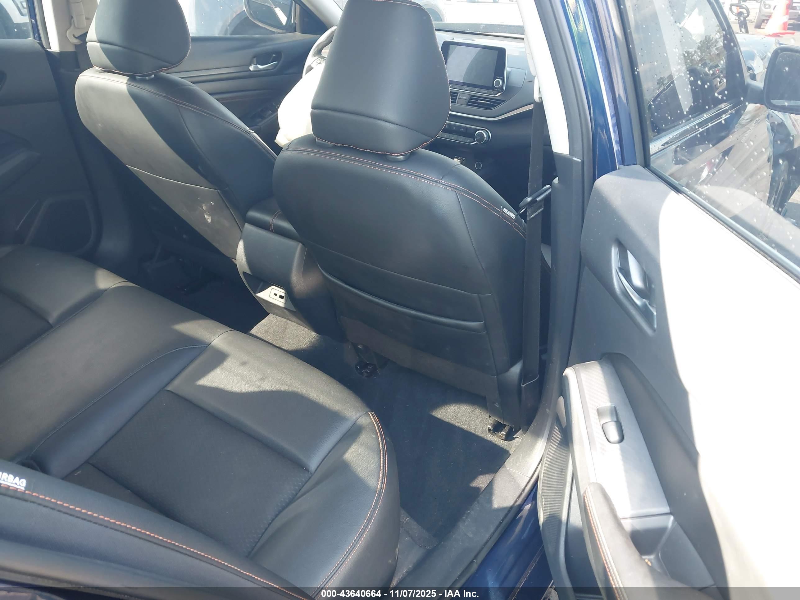 NISSAN ALTIMA image 8