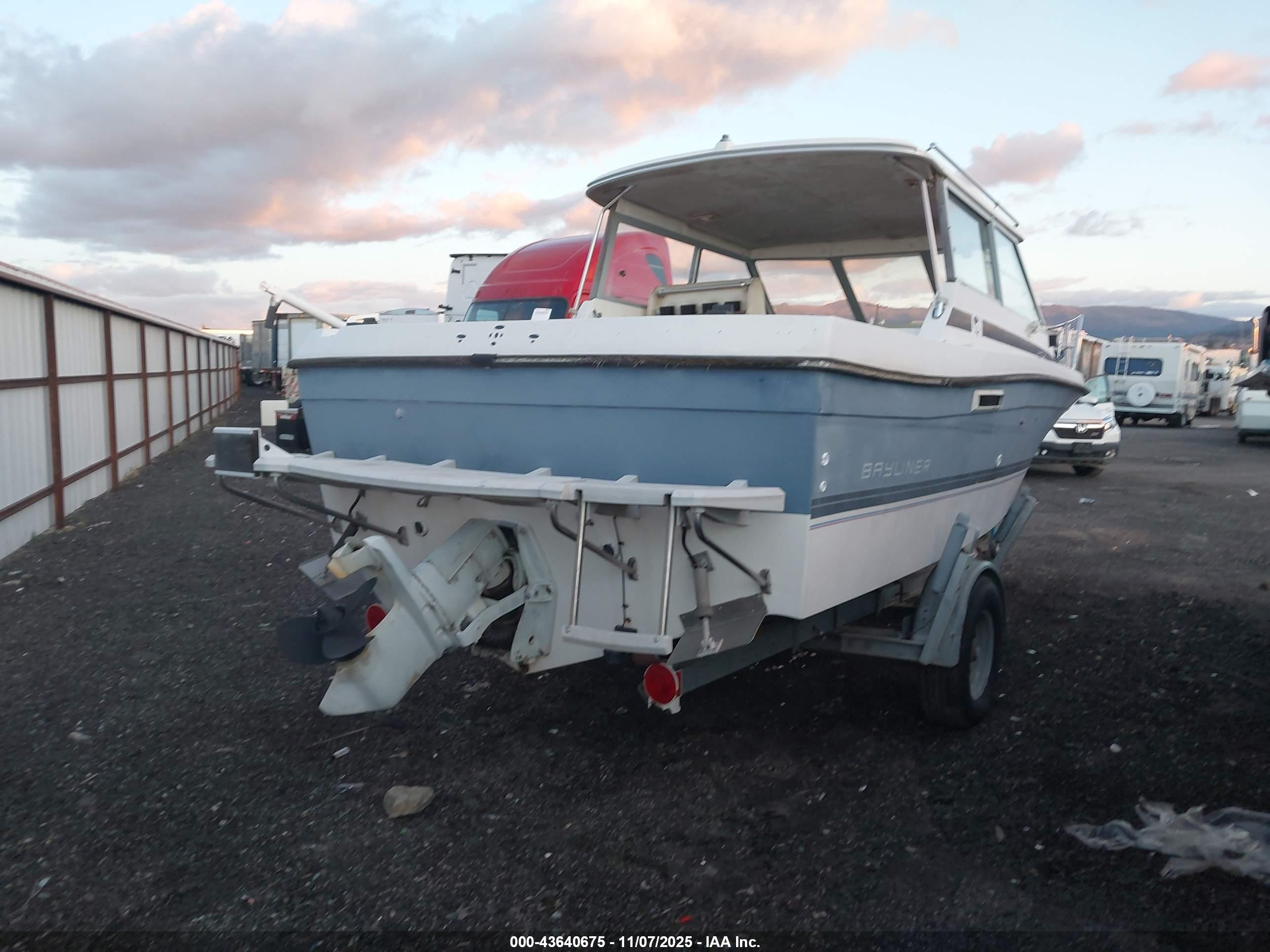 BAYLINER TROPHY image 4