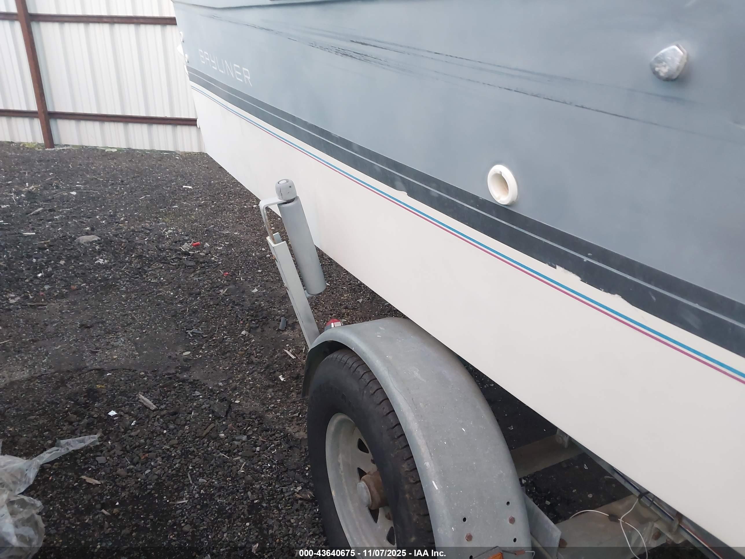 BAYLINER TROPHY image 6