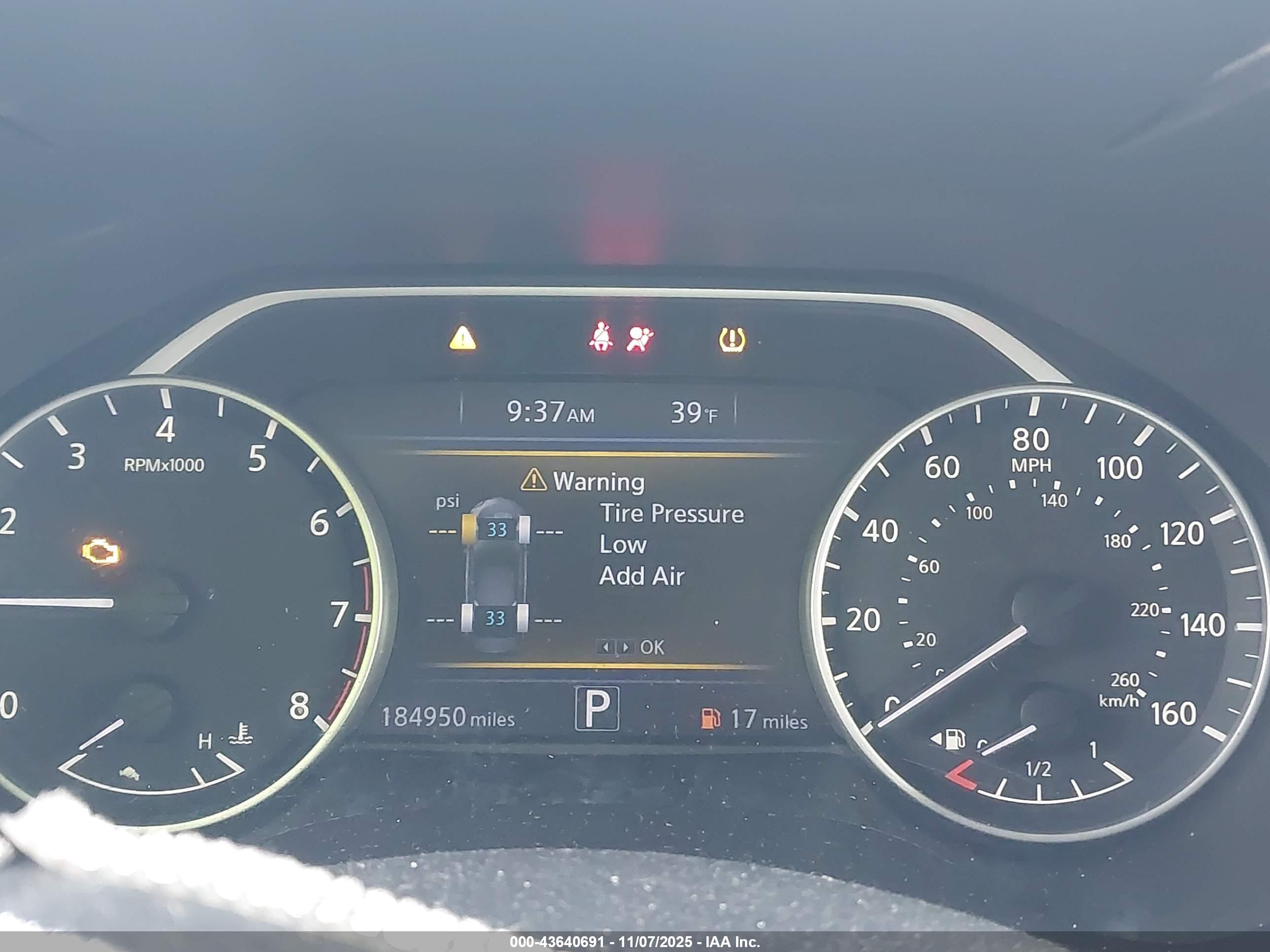 NISSAN MAXIMA image 7