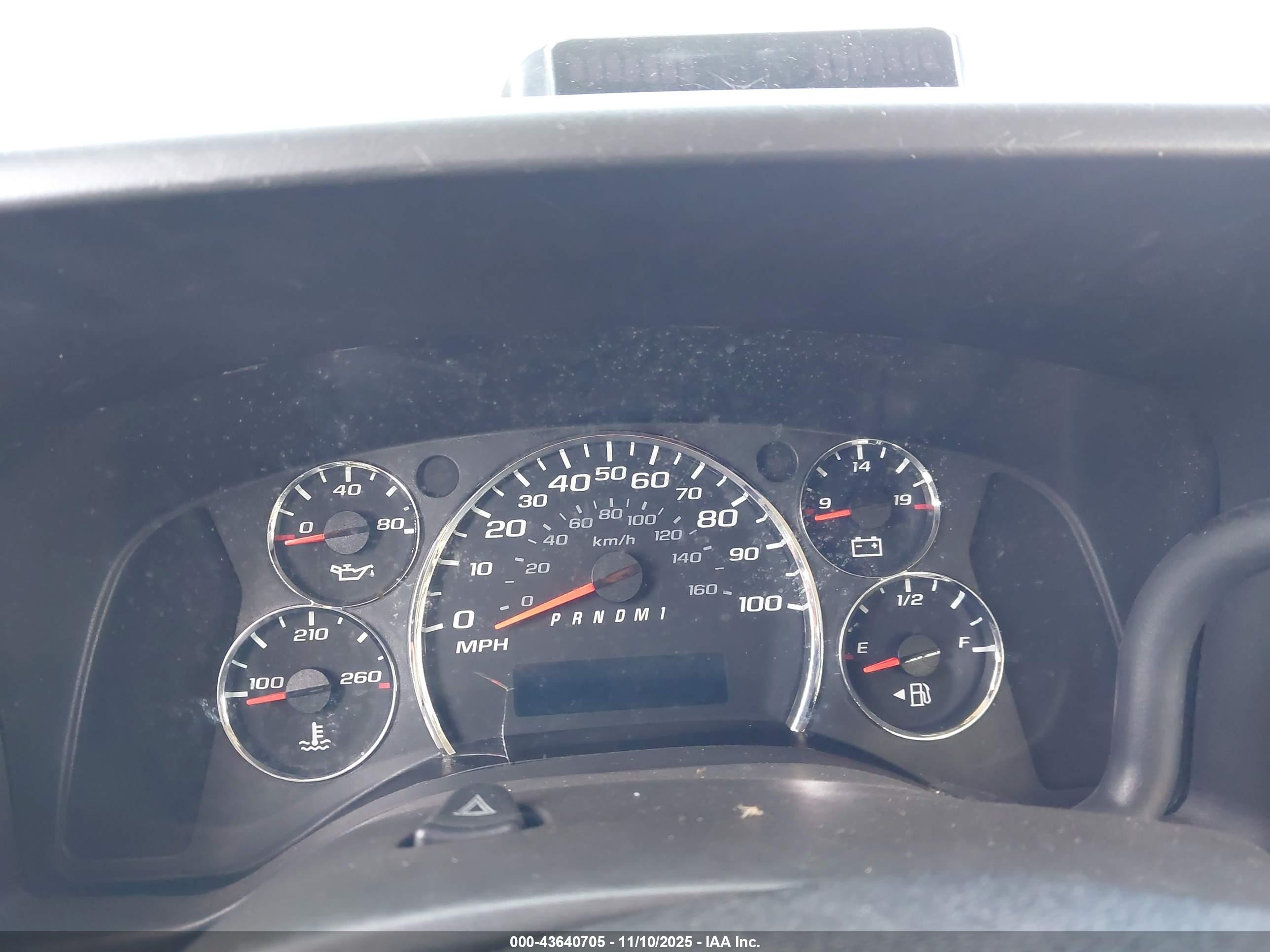 CHEVROLET EXPRESS image 6