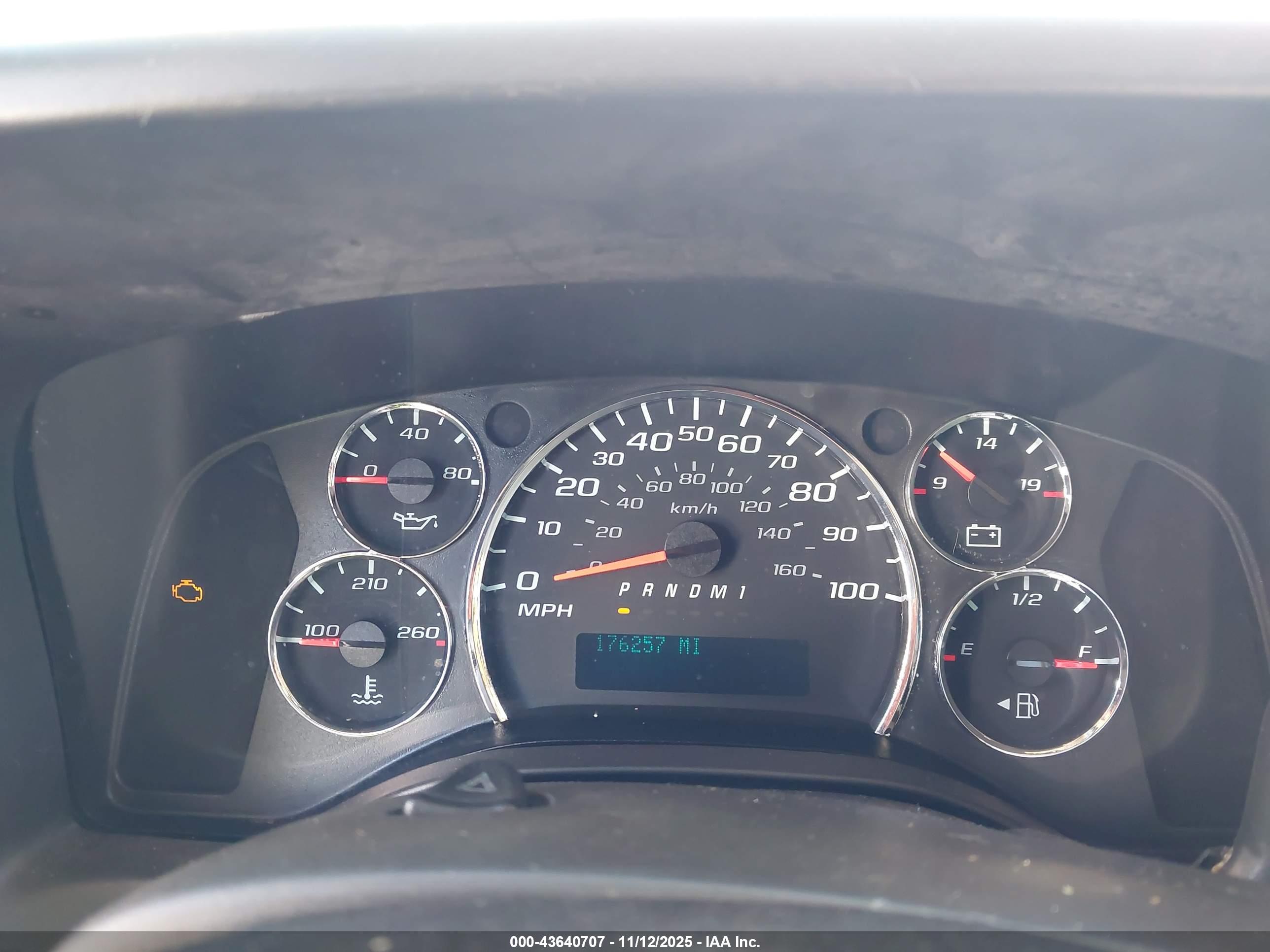 CHEVROLET EXPRESS image 6