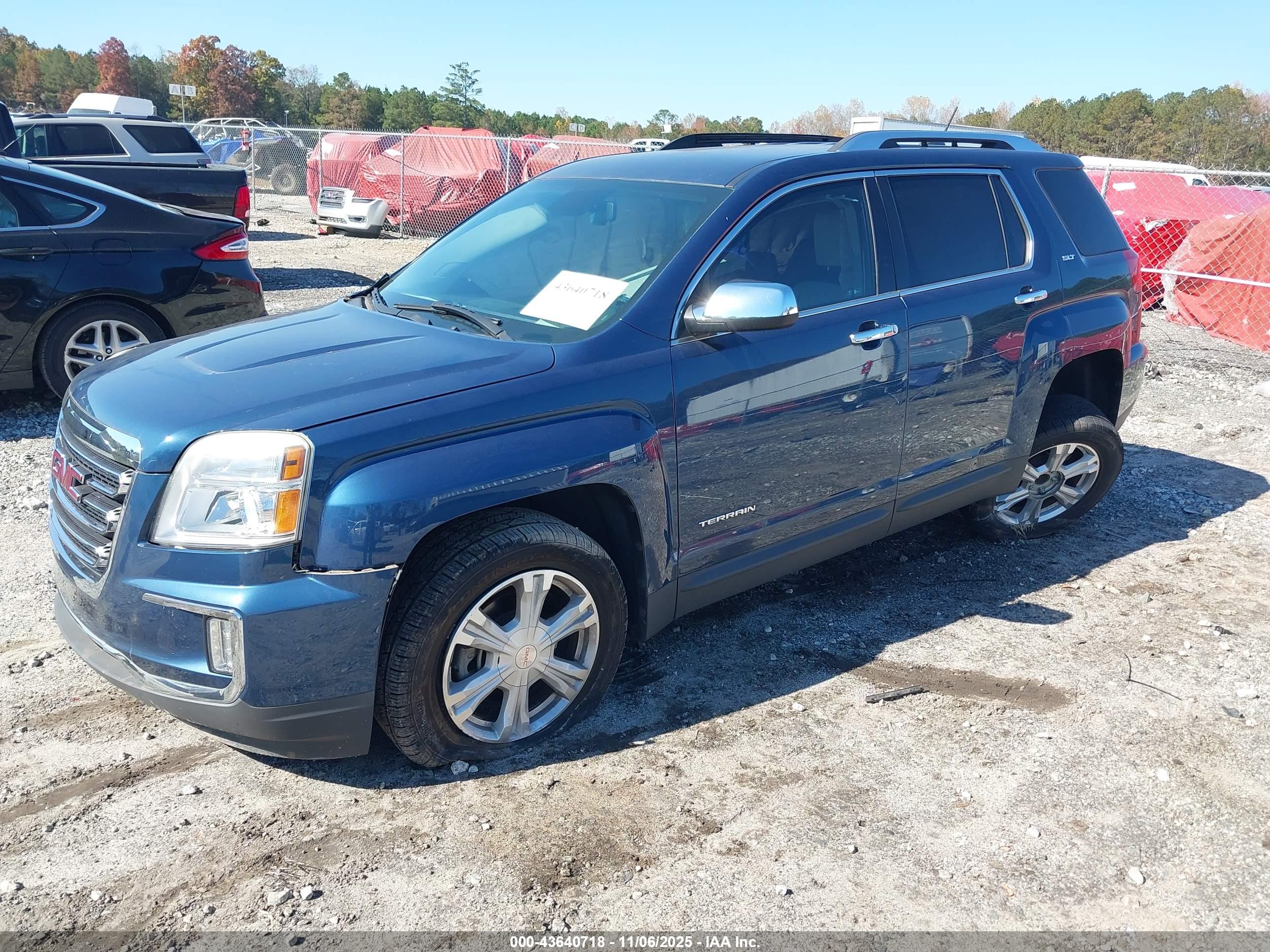 GMC TERRAIN image 2