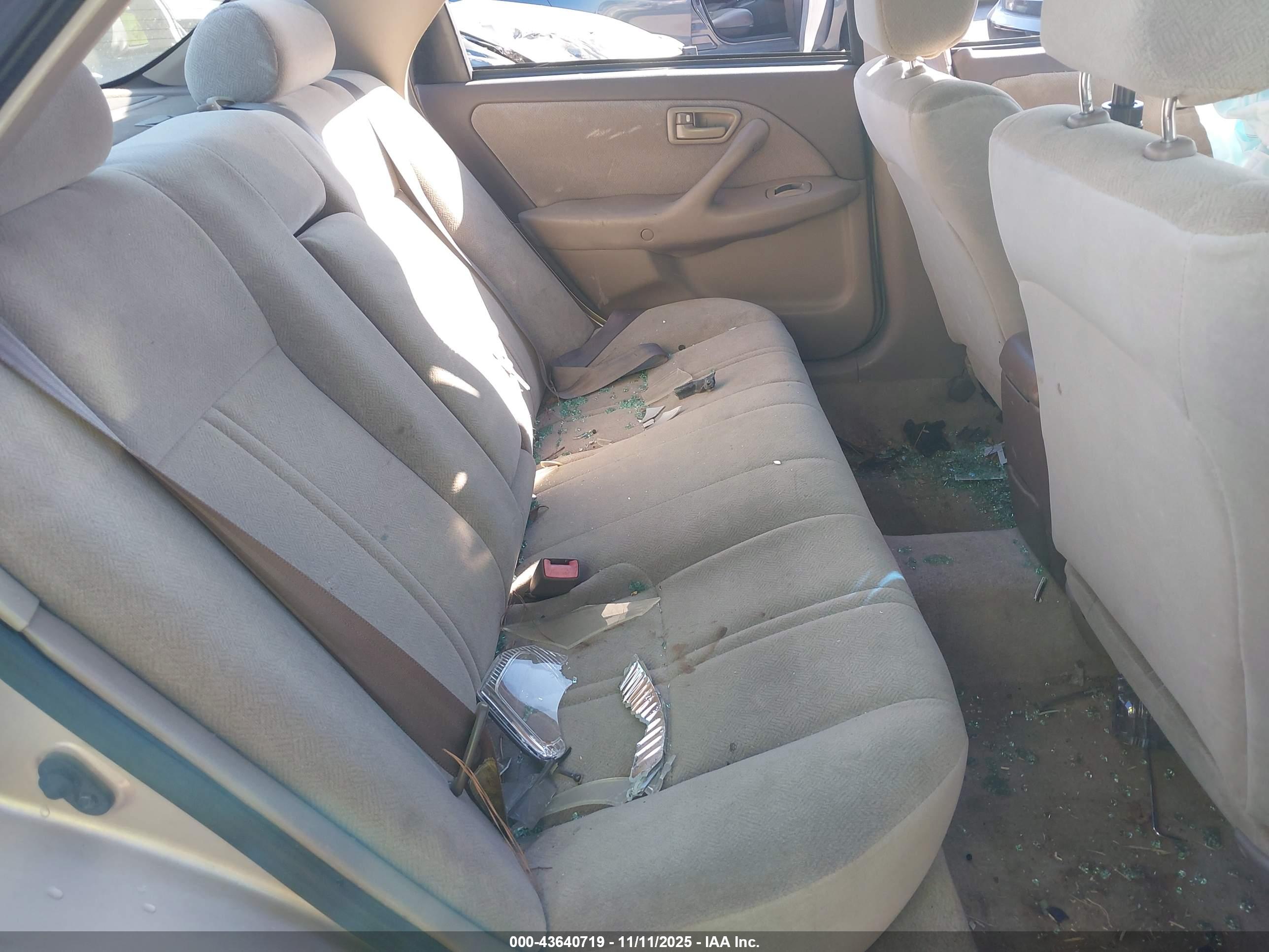 TOYOTA CAMRY image 8