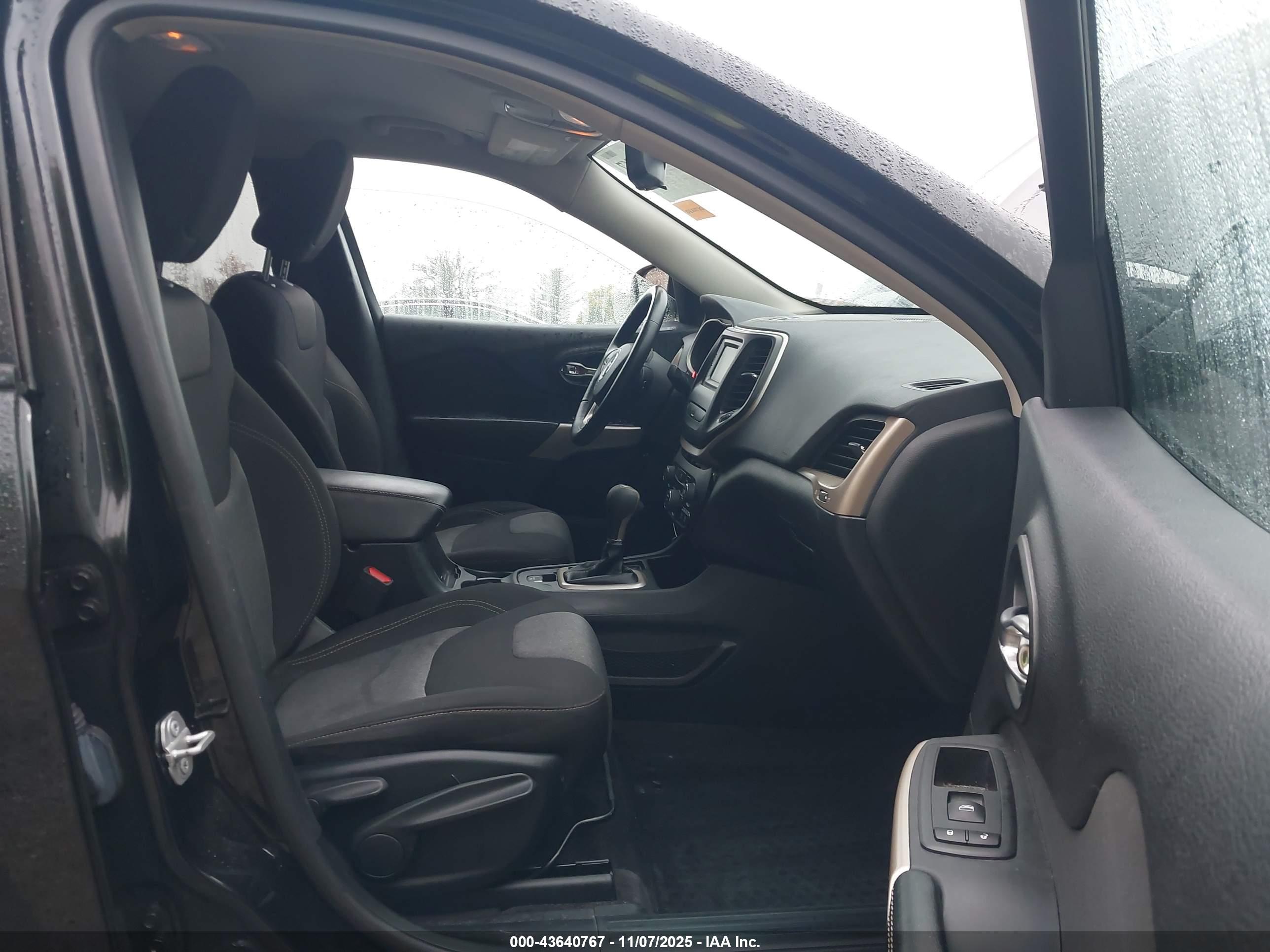 JEEP CHEROKEE image 5