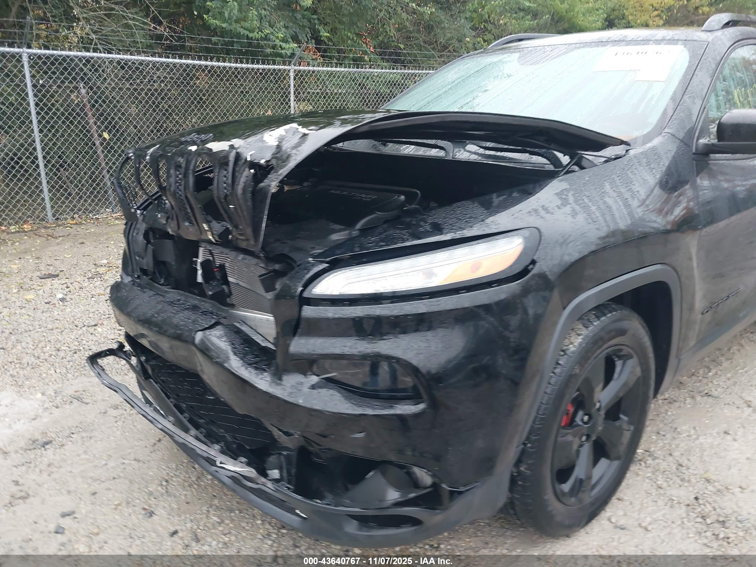 JEEP CHEROKEE image 6