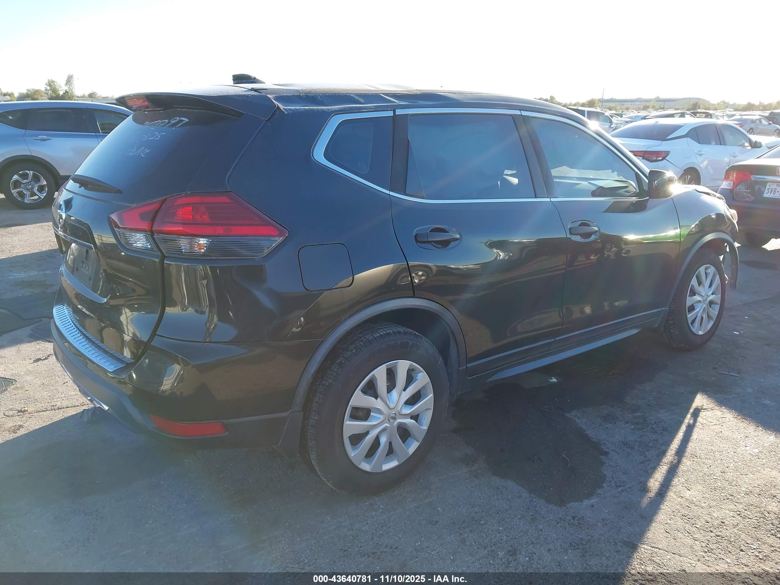 NISSAN ROGUE image 4