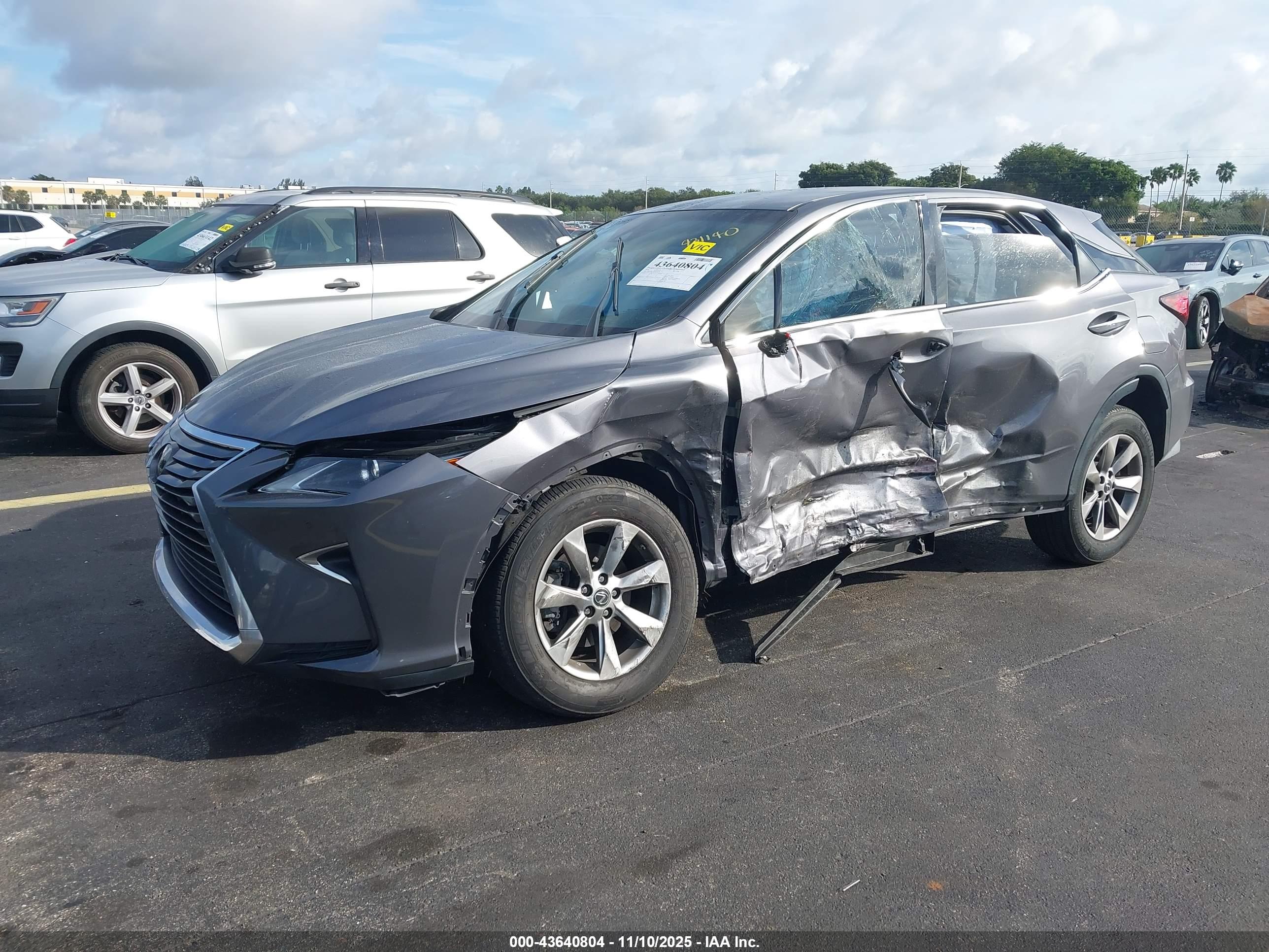 LEXUS RX image 2