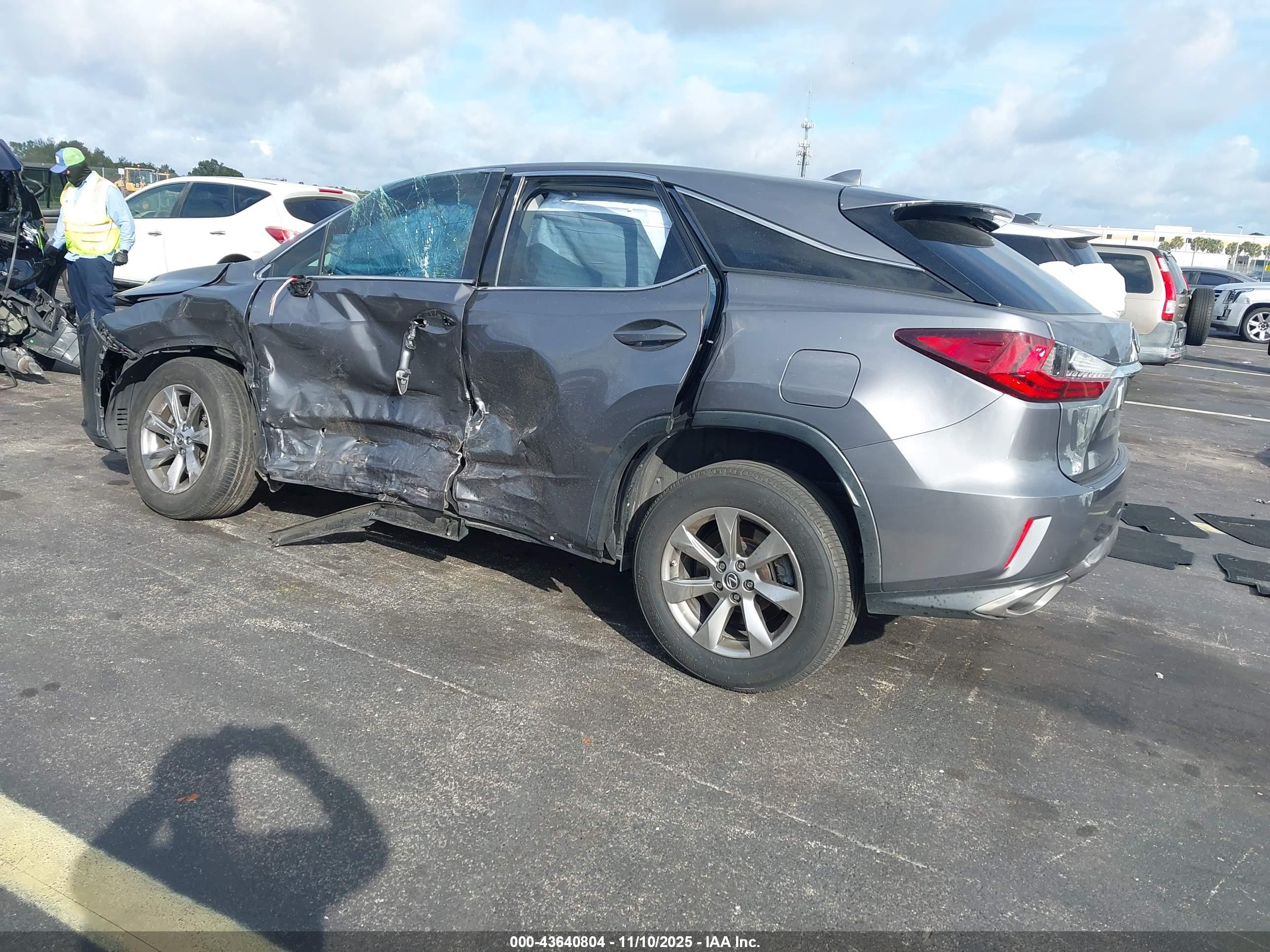 LEXUS RX image 3