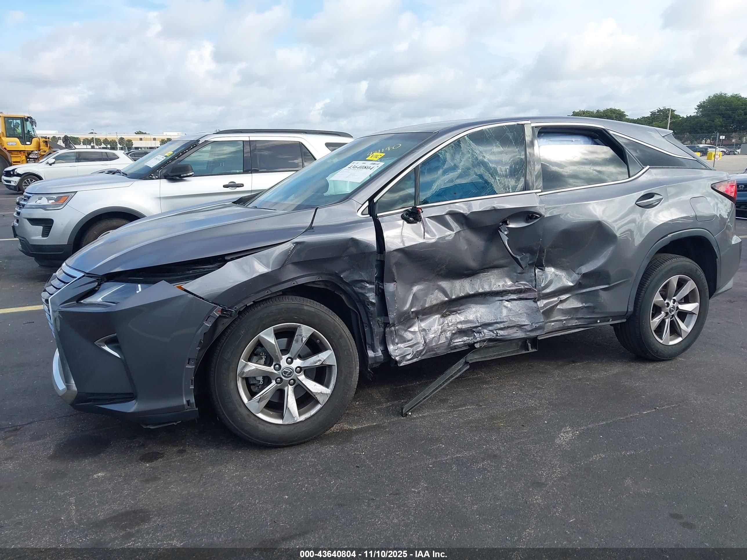 LEXUS RX image 6