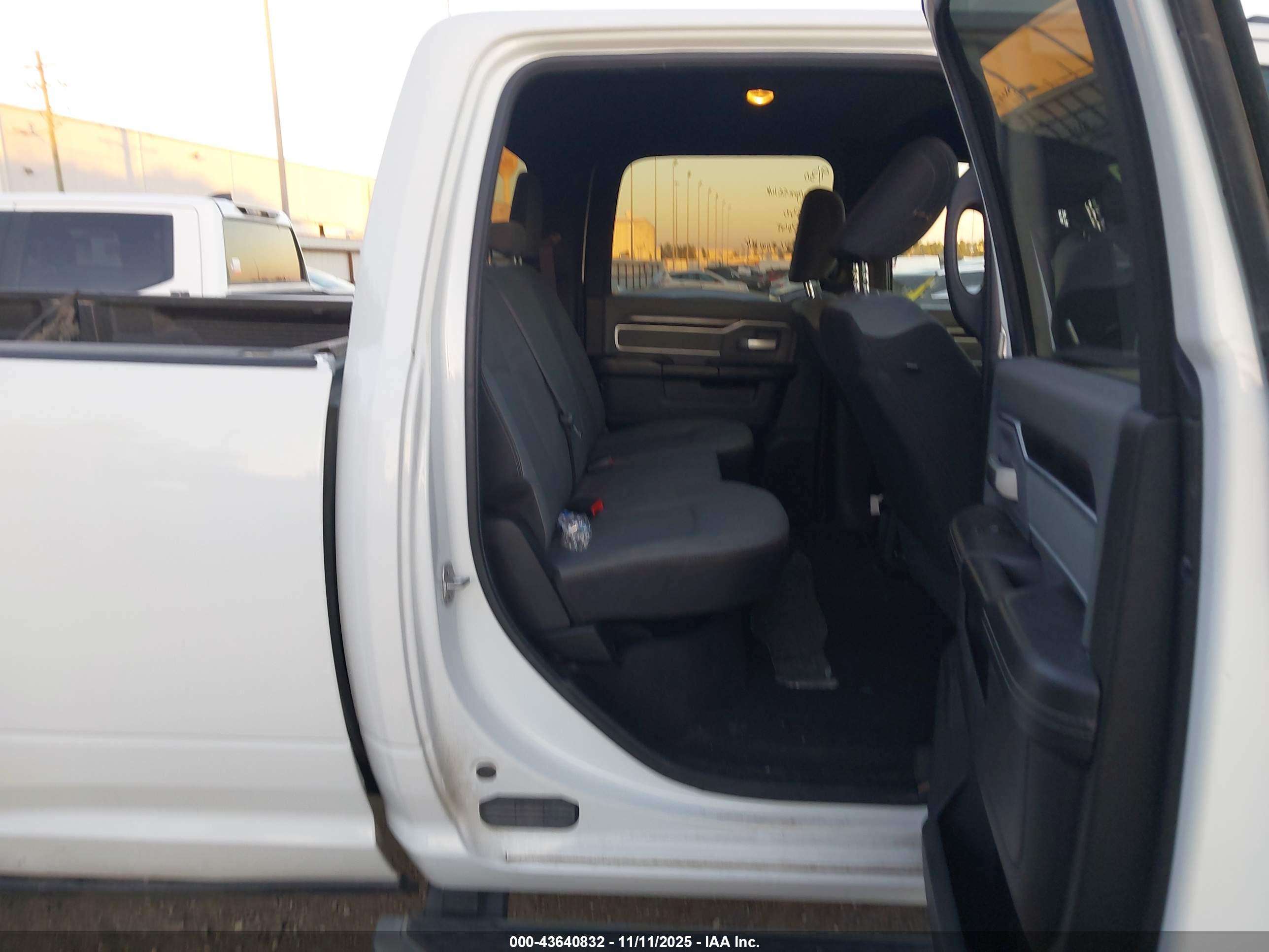 RAM 2500 image 8