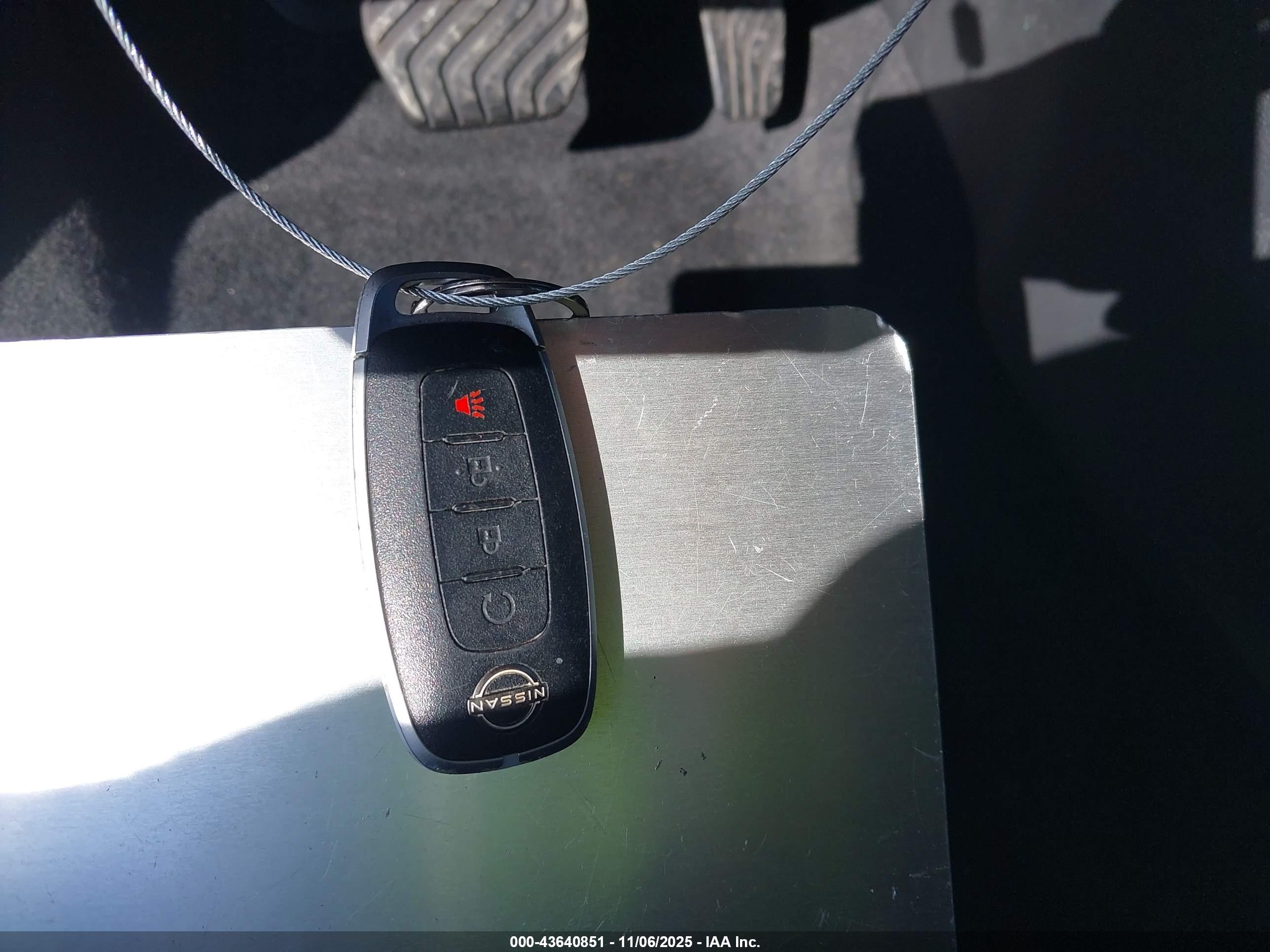 NISSAN ROGUE image 11