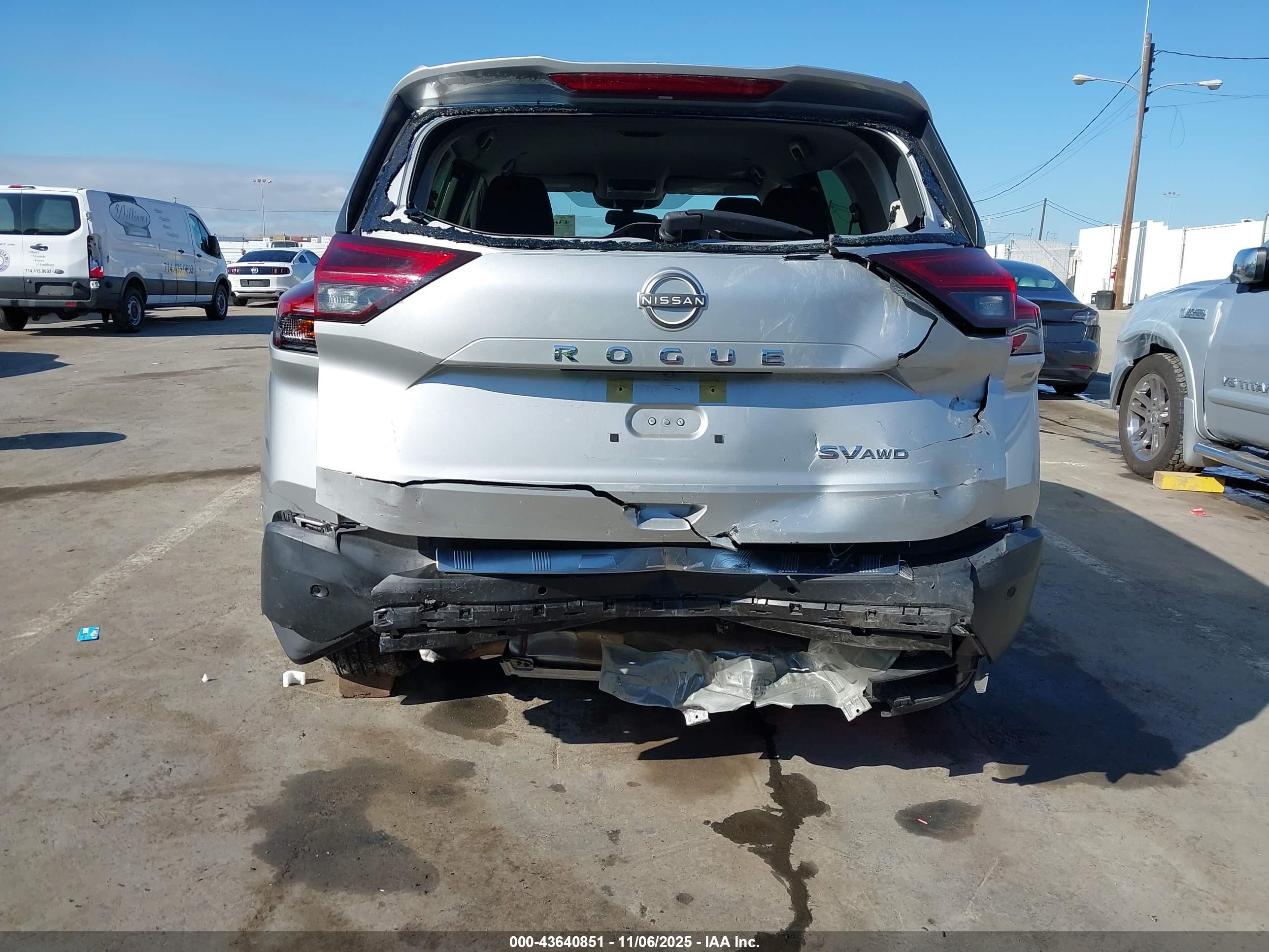 NISSAN ROGUE image 6