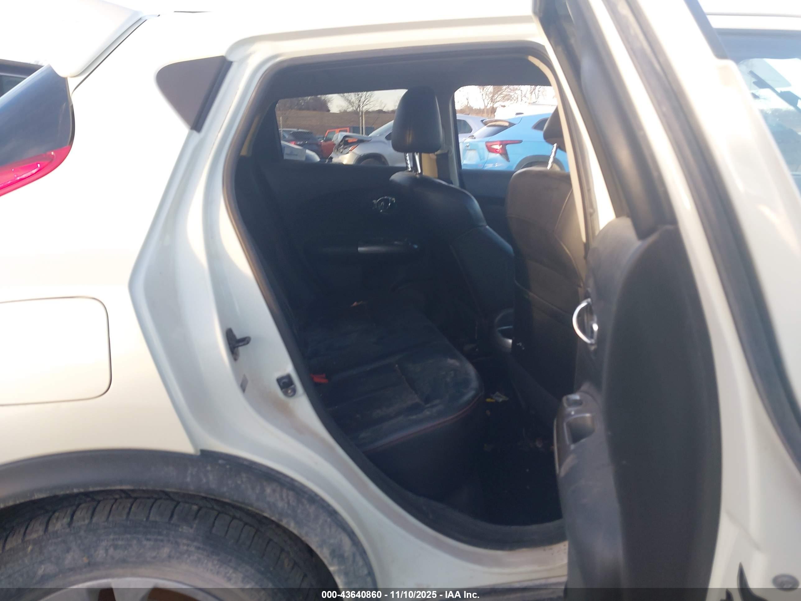 NISSAN JUKE image 8