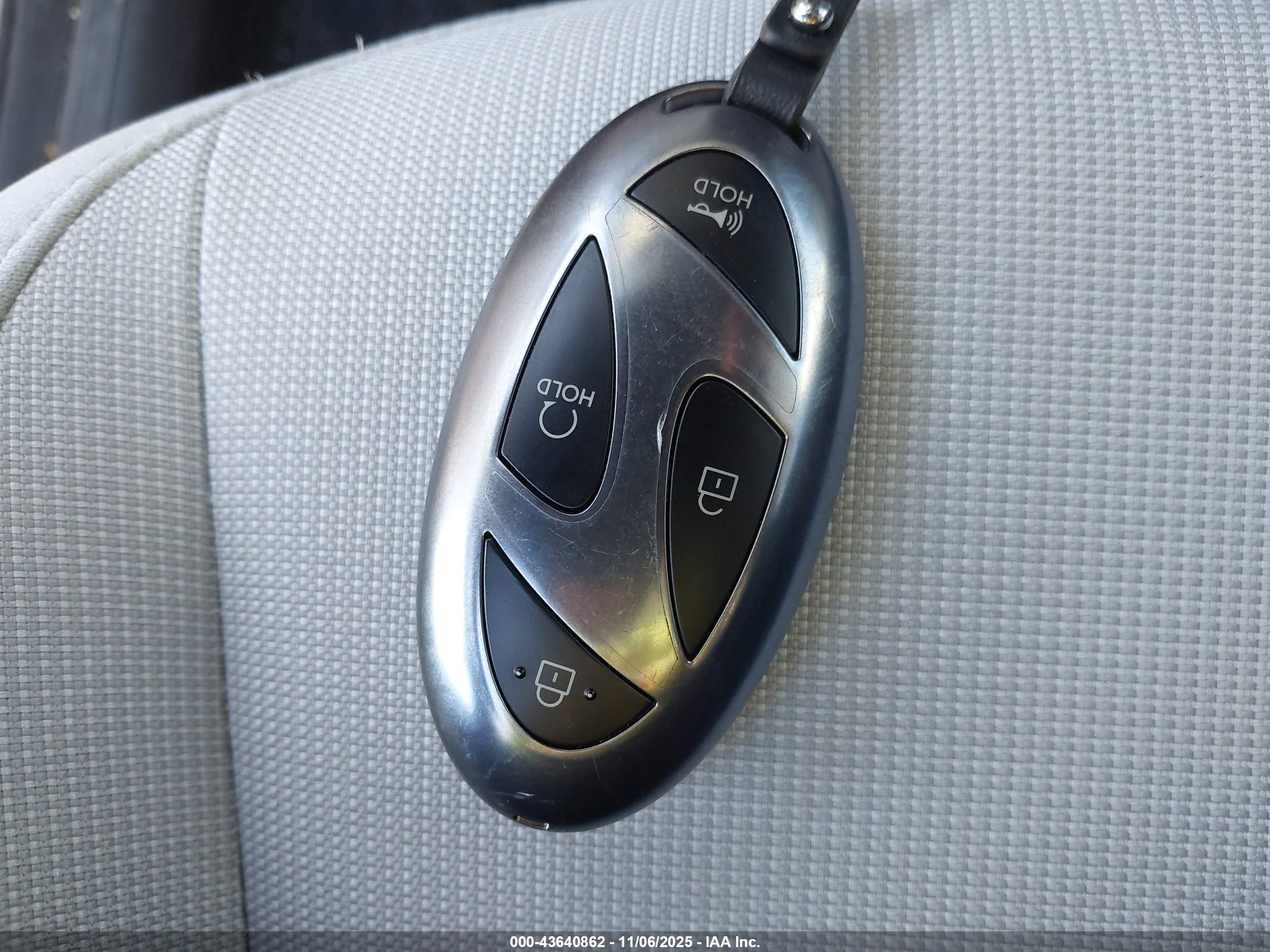HYUNDAI KONA image 11