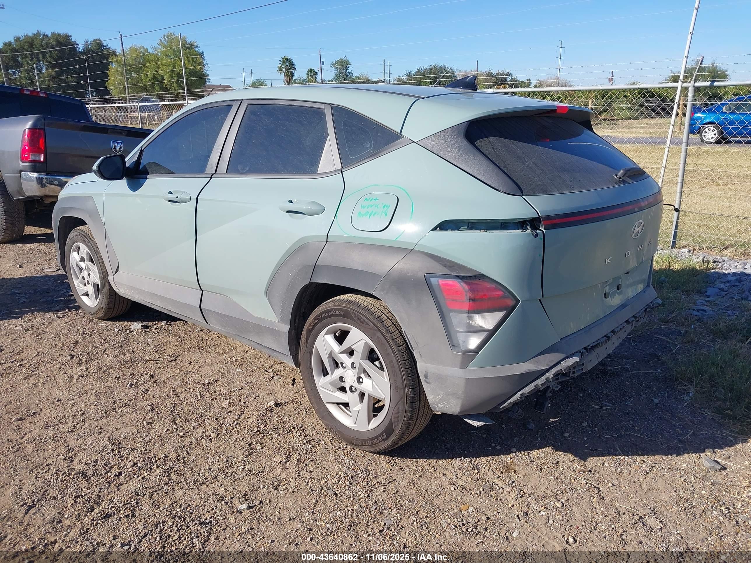 HYUNDAI KONA image 3