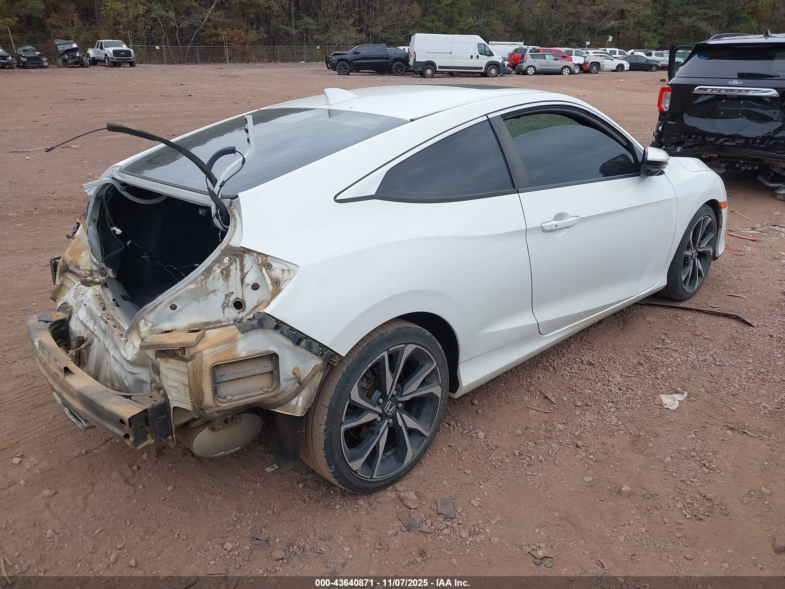 HONDA CIVIC image 4