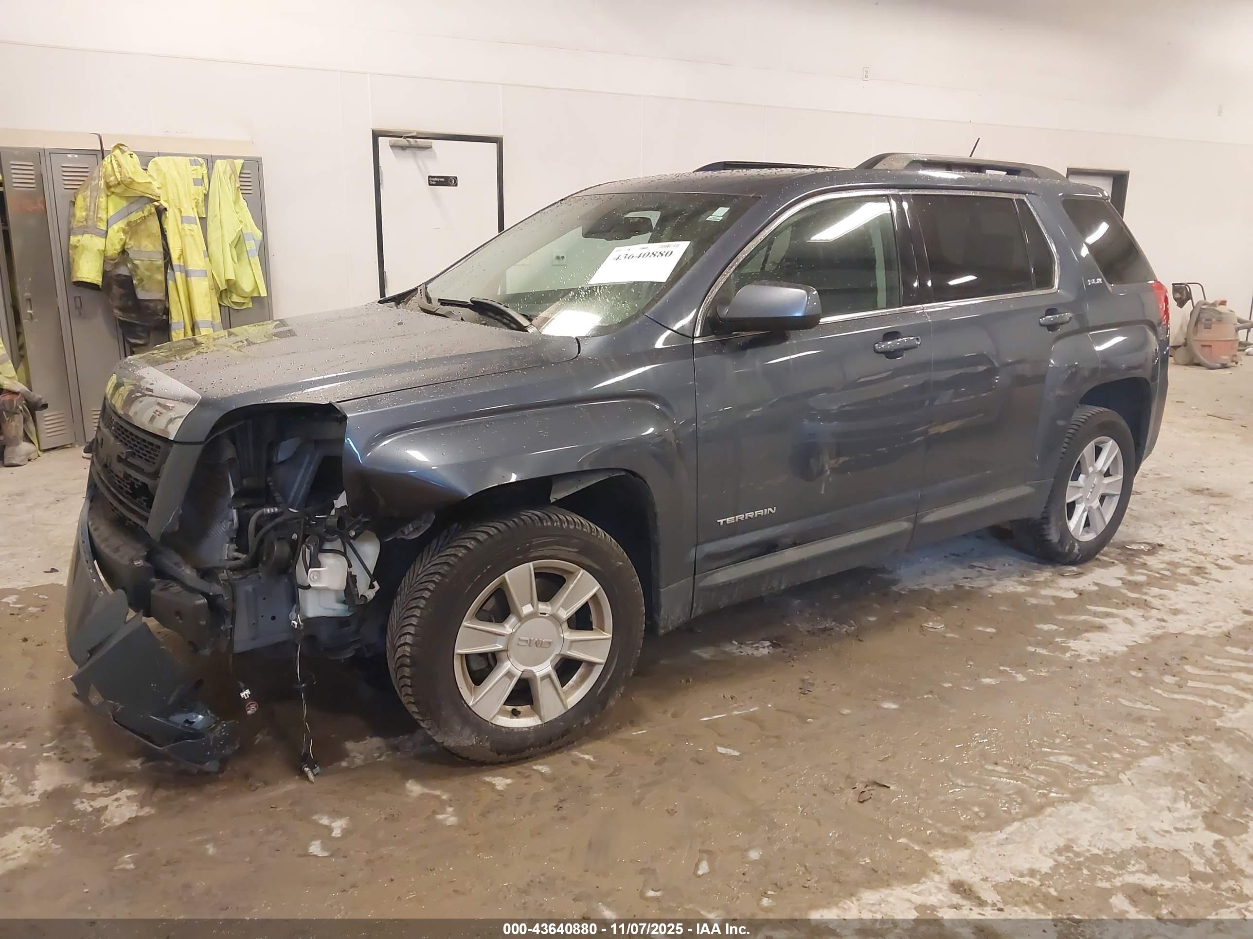 GMC TERRAIN image 2