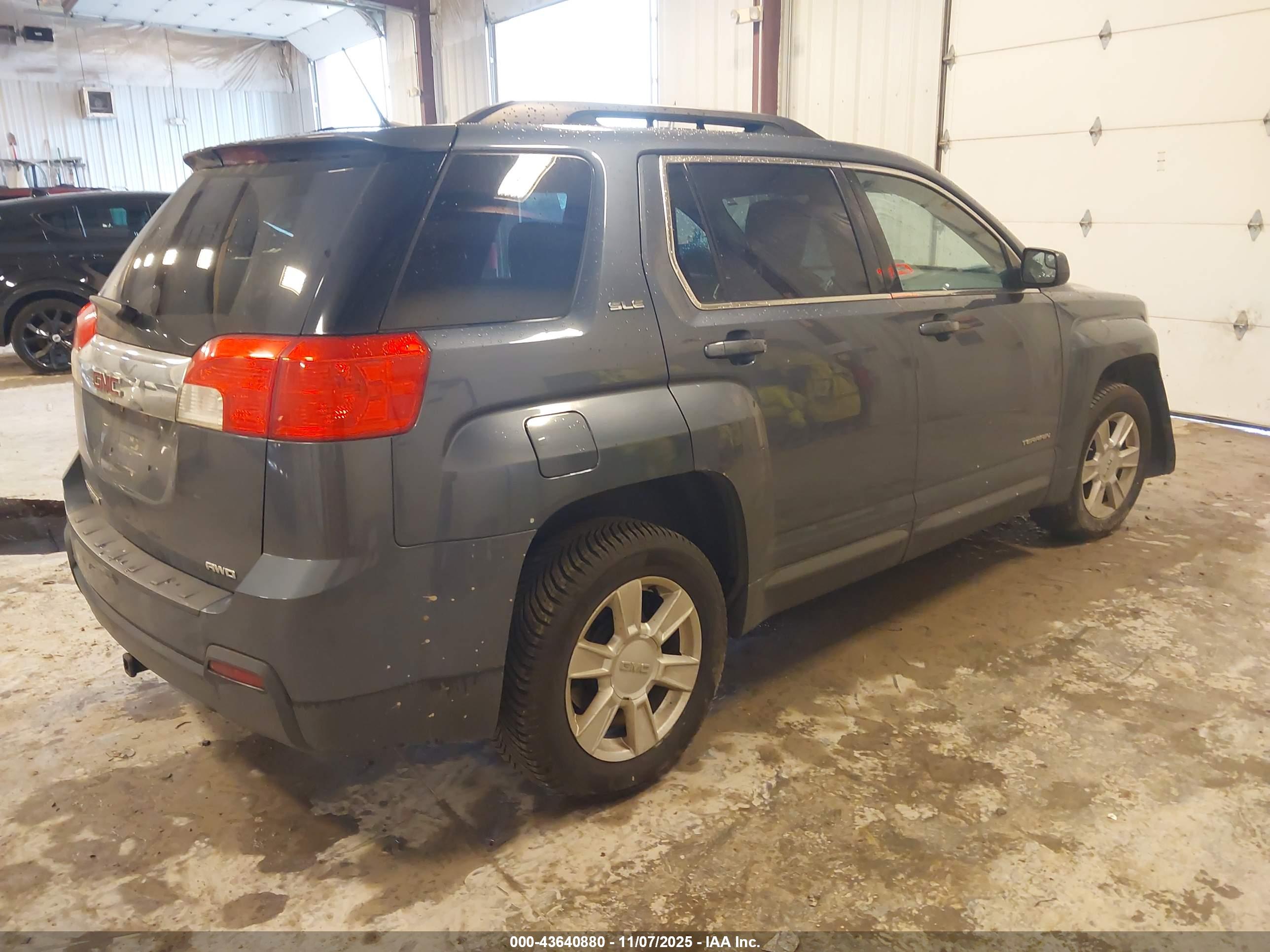 GMC TERRAIN image 4