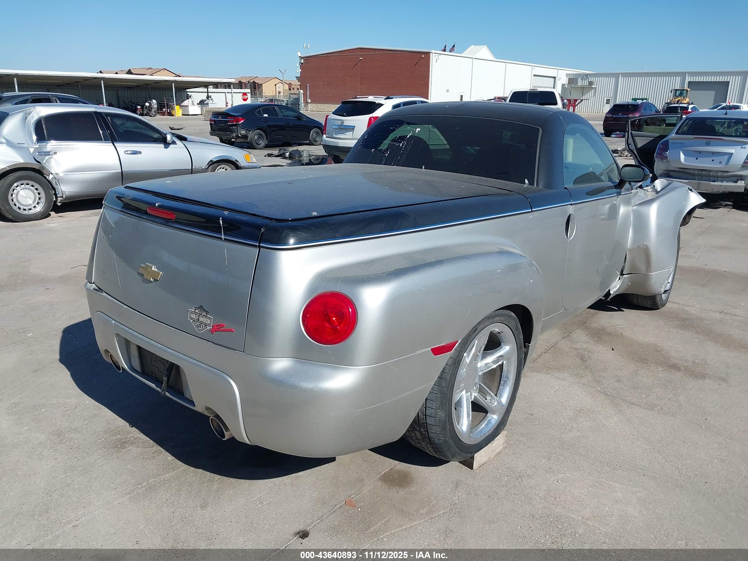 CHEVROLET SSR image 4