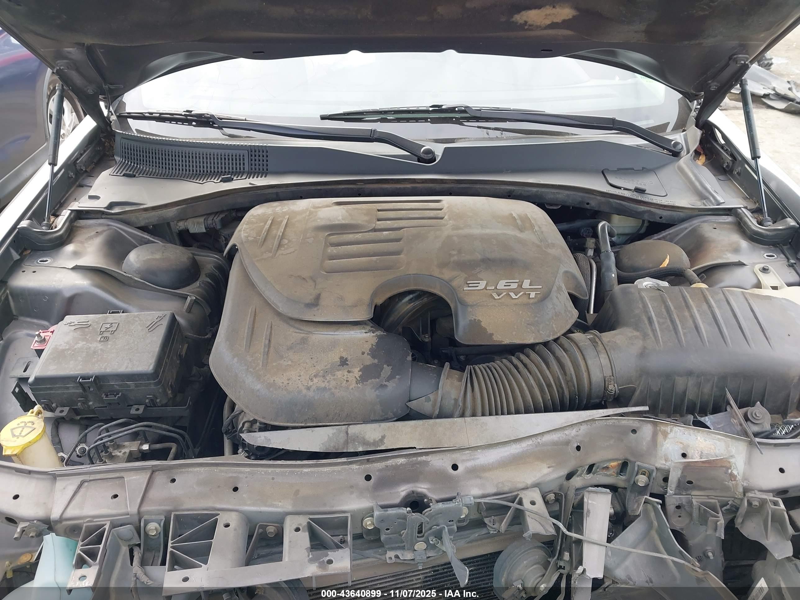 CHRYSLER 300 image 10