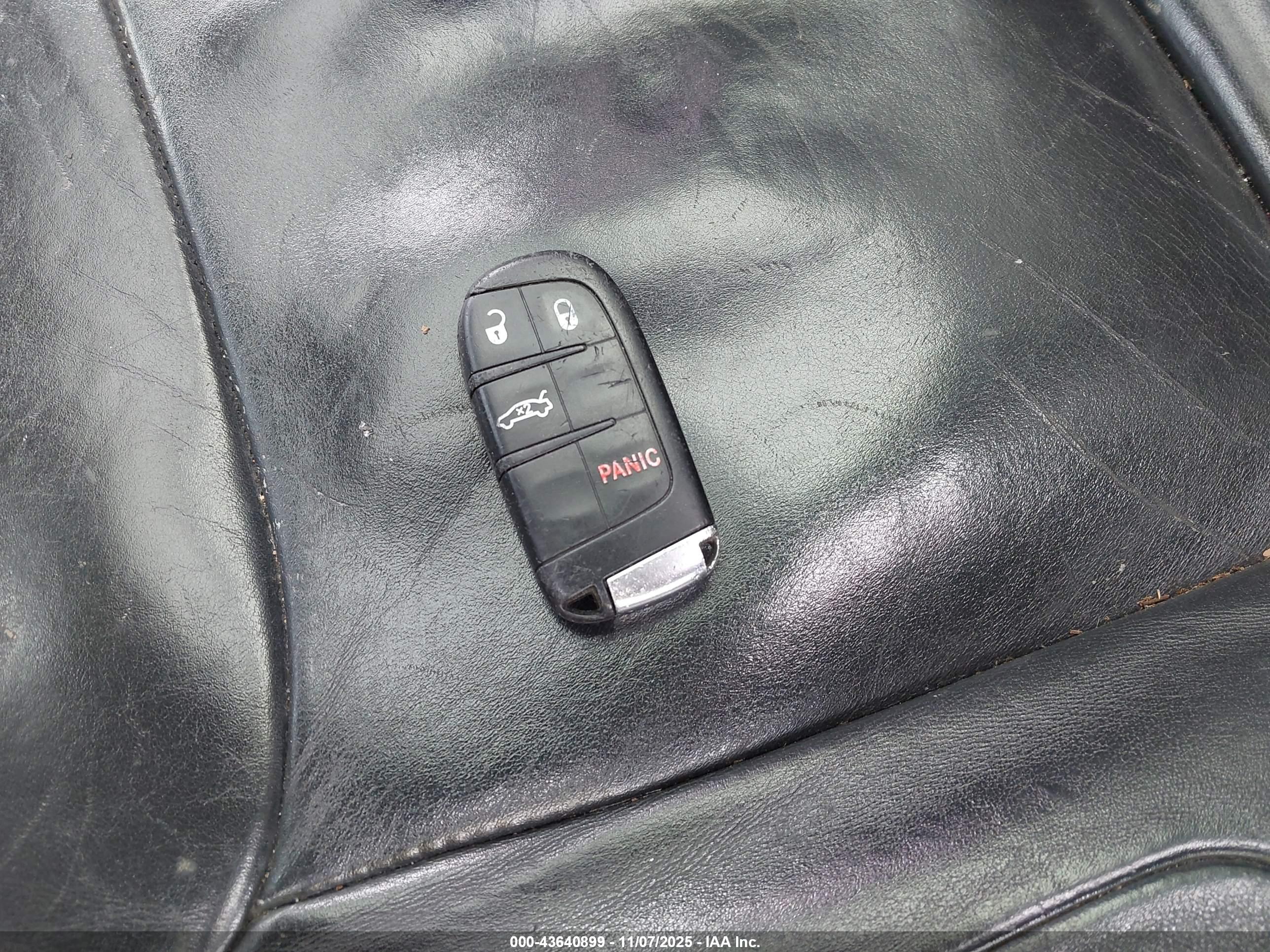 CHRYSLER 300 image 11